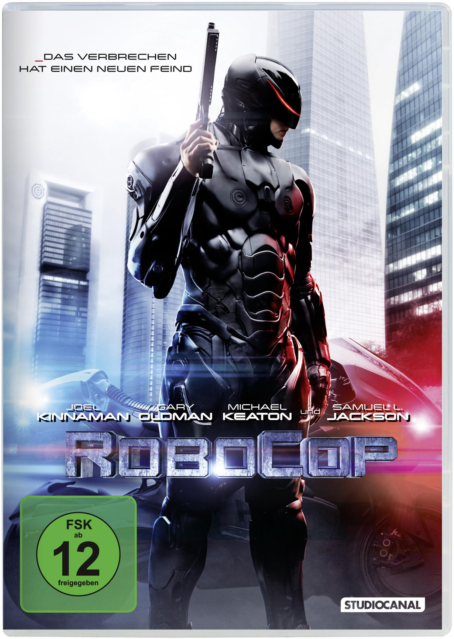 RoboCop in schwarzer Rüstung hält eine Waffe vor einer Stadtkulisse auf dem Filmposter.