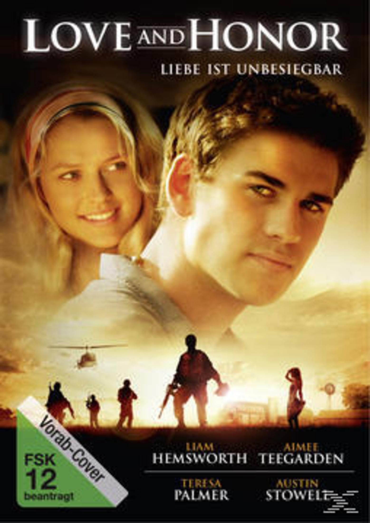 Filmposter von Liebe ist unbesiegbar mit Liam Hemsworth und Aimee Teegarden vor Soldaten-Schatten.