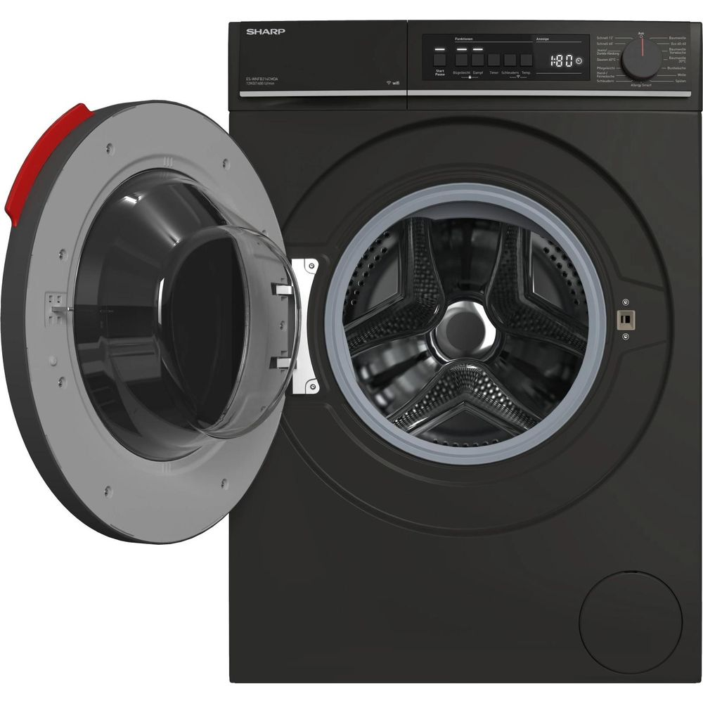 Un lave-linge Sharp noir avec hublot ouvert, affichage numérique et sélecteur rotatif sur fond blanc.