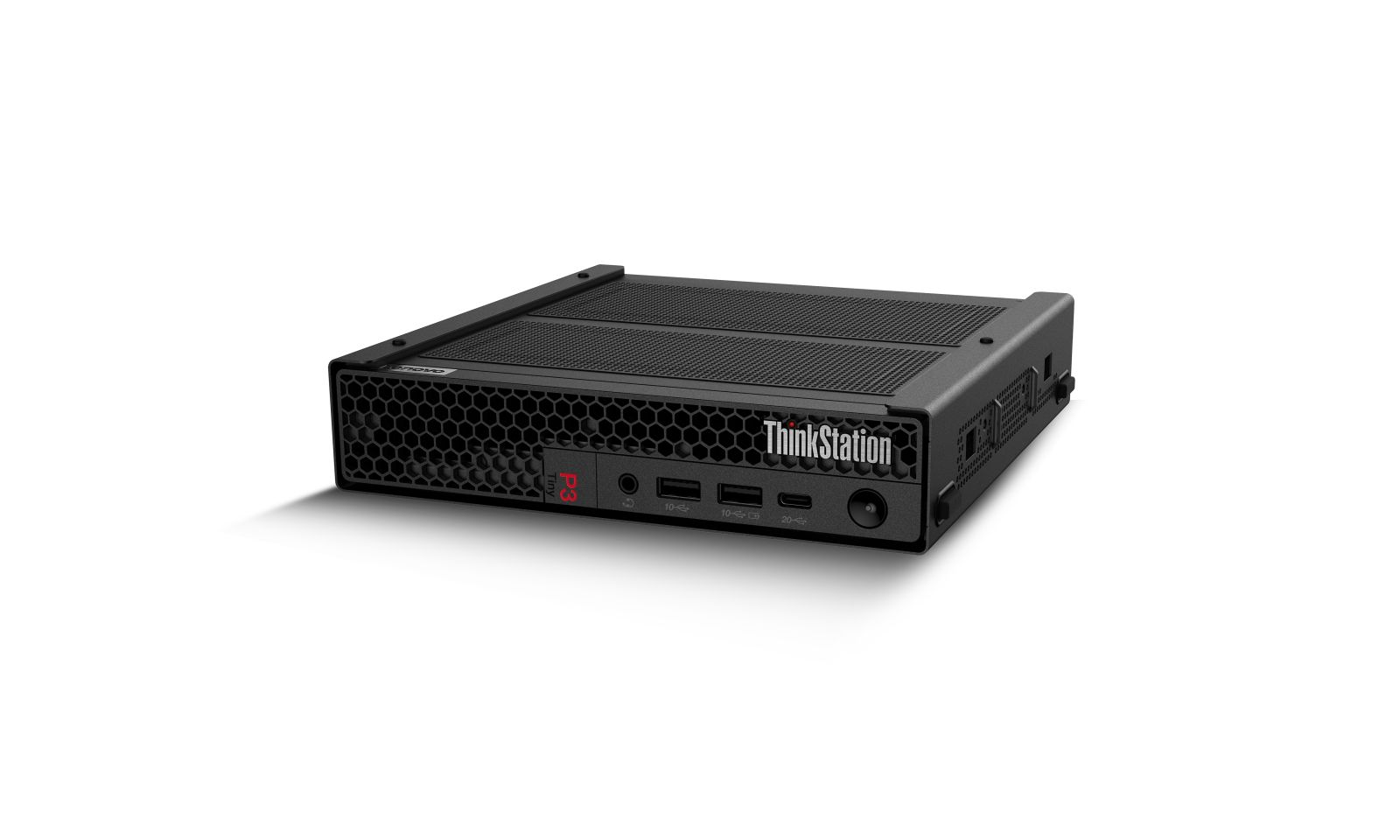 Czarna mini stacja robocza ThinkStation z przednimi portami i siatką o strukturze plastra miodu na białym tle.