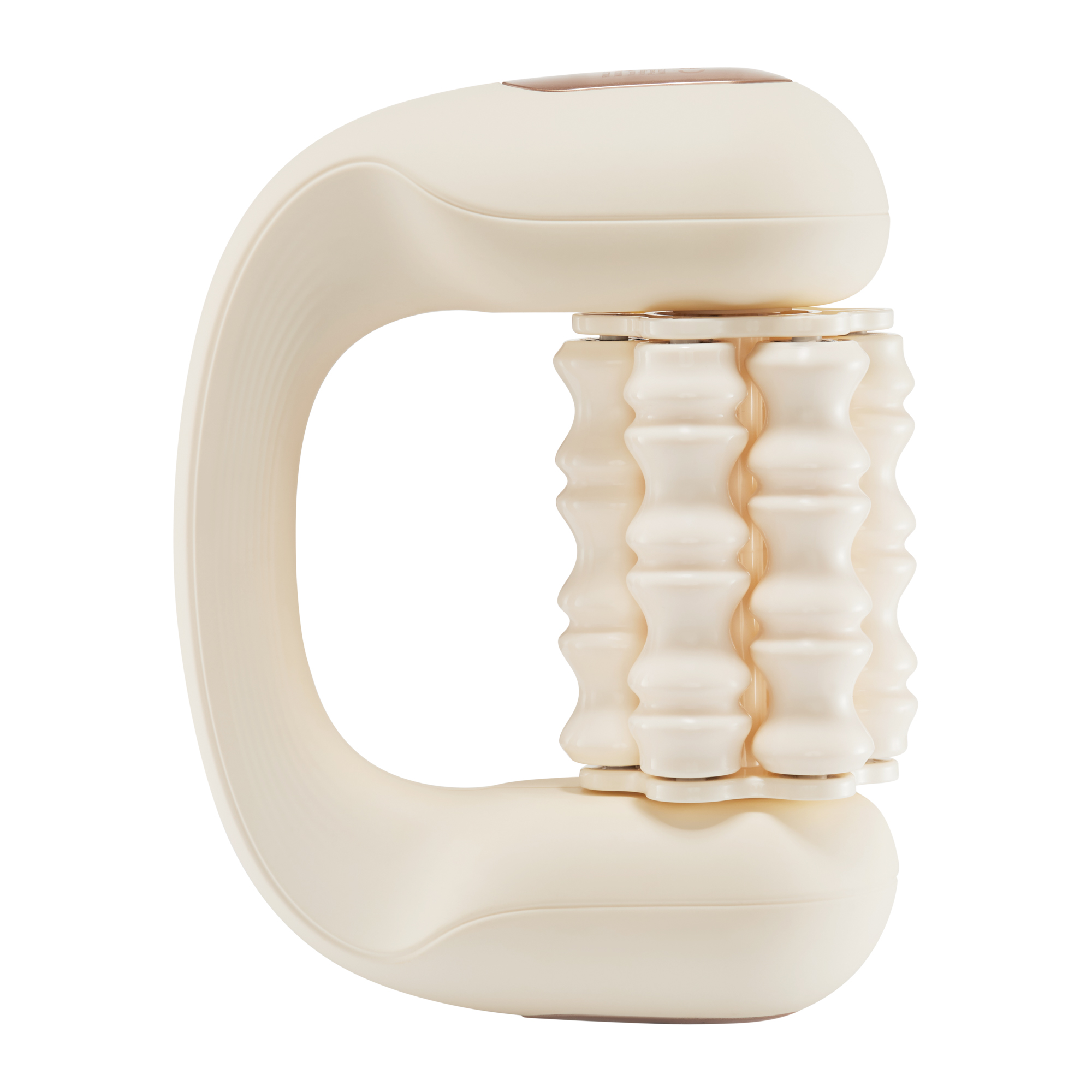 Ein beiger Handmassage-Roller mit gerillten Zylindern auf einer weißen Oberfläche.