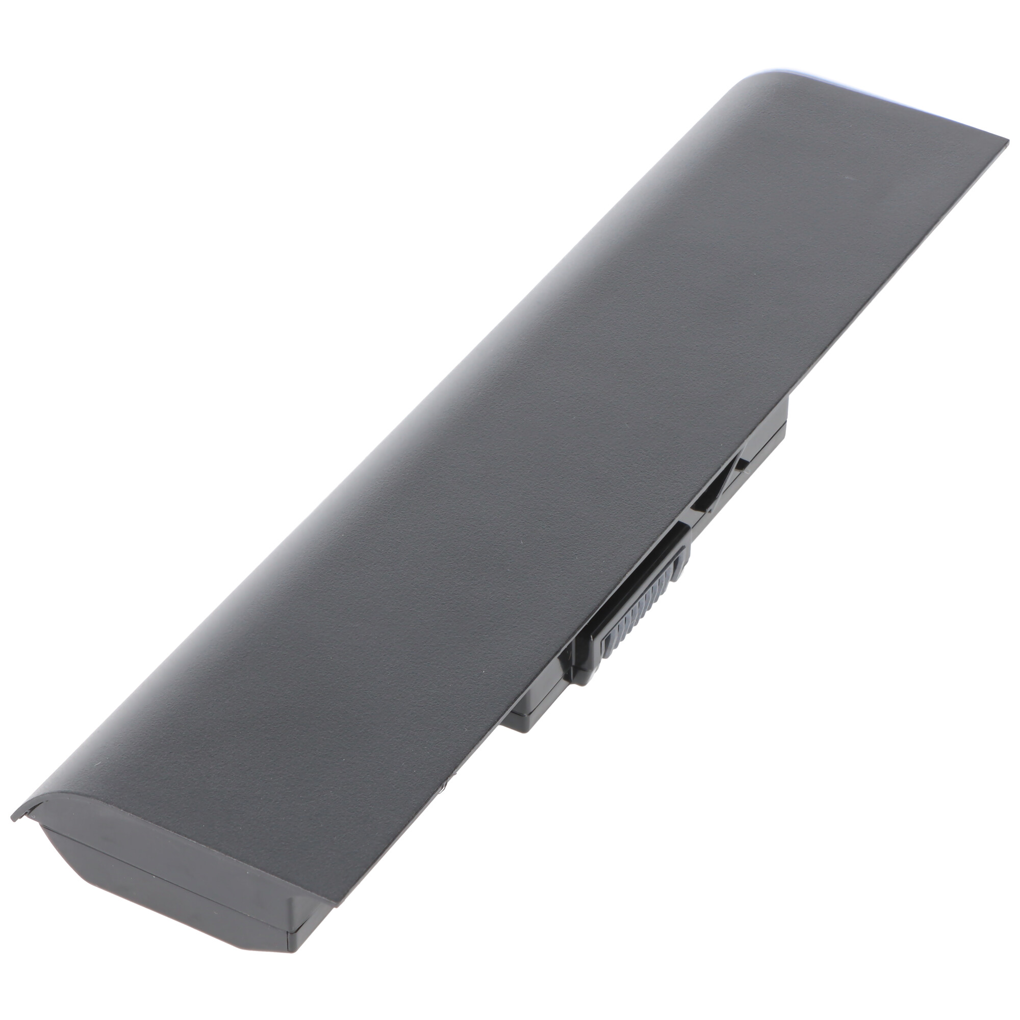 Eine schwarze Laptop-Akkubatterie auf einem weißen Hintergrund.