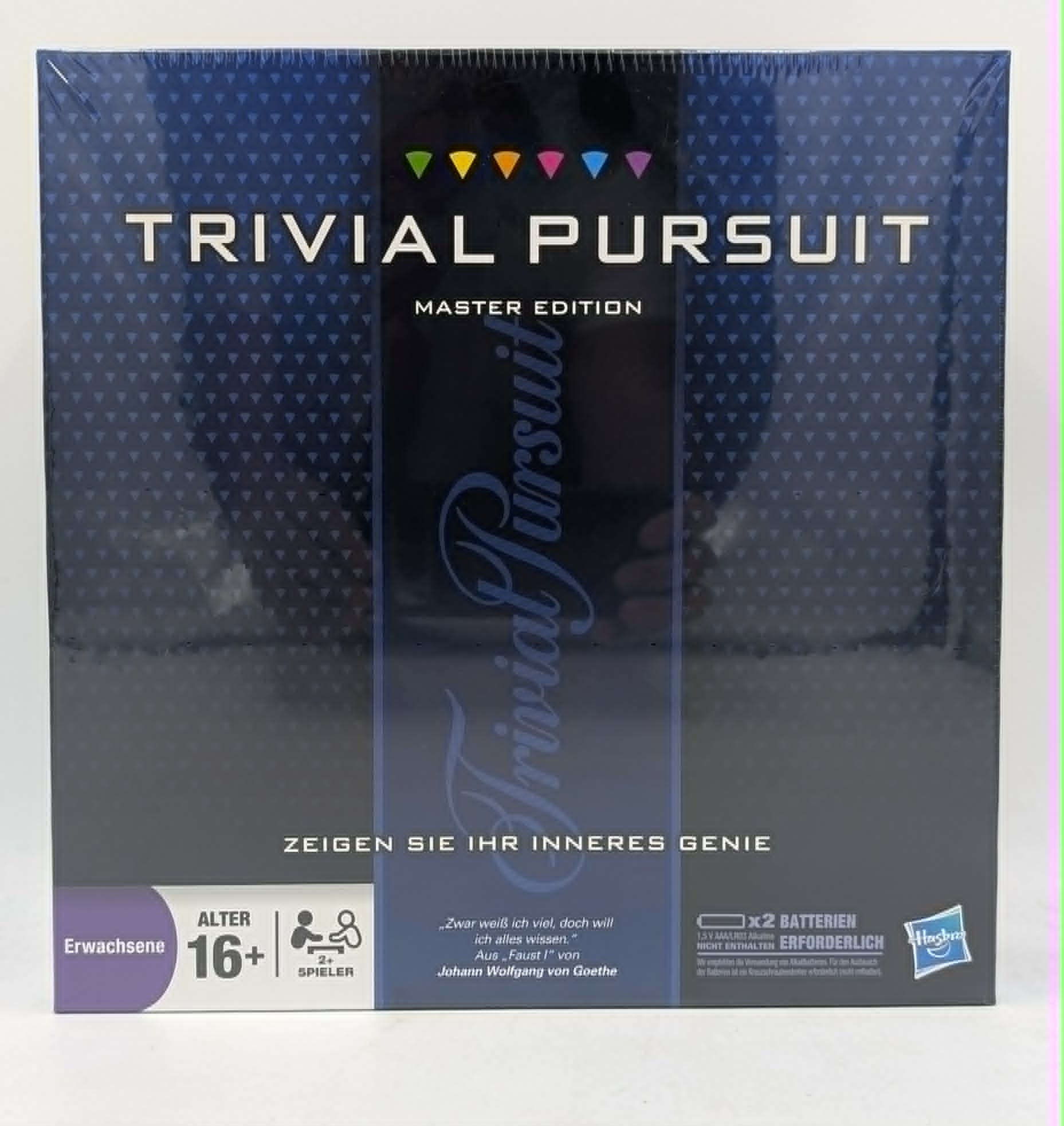 Verpackung des Brettspiels Trivial Pursuit Master Edition in Blau mit farbigen Akzenten.