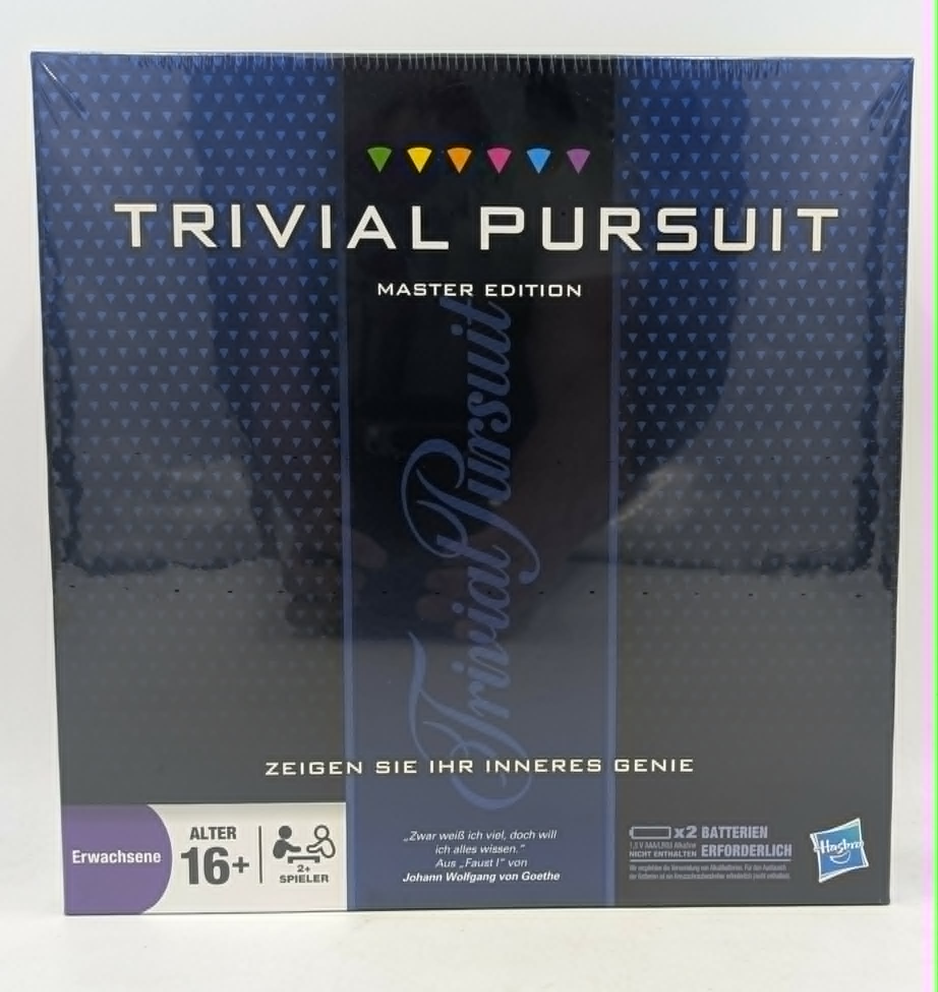 Eingeschweißte Trivial Pursuit Master Edition Brettspielbox mit blauem Muster und deutschem Text.
