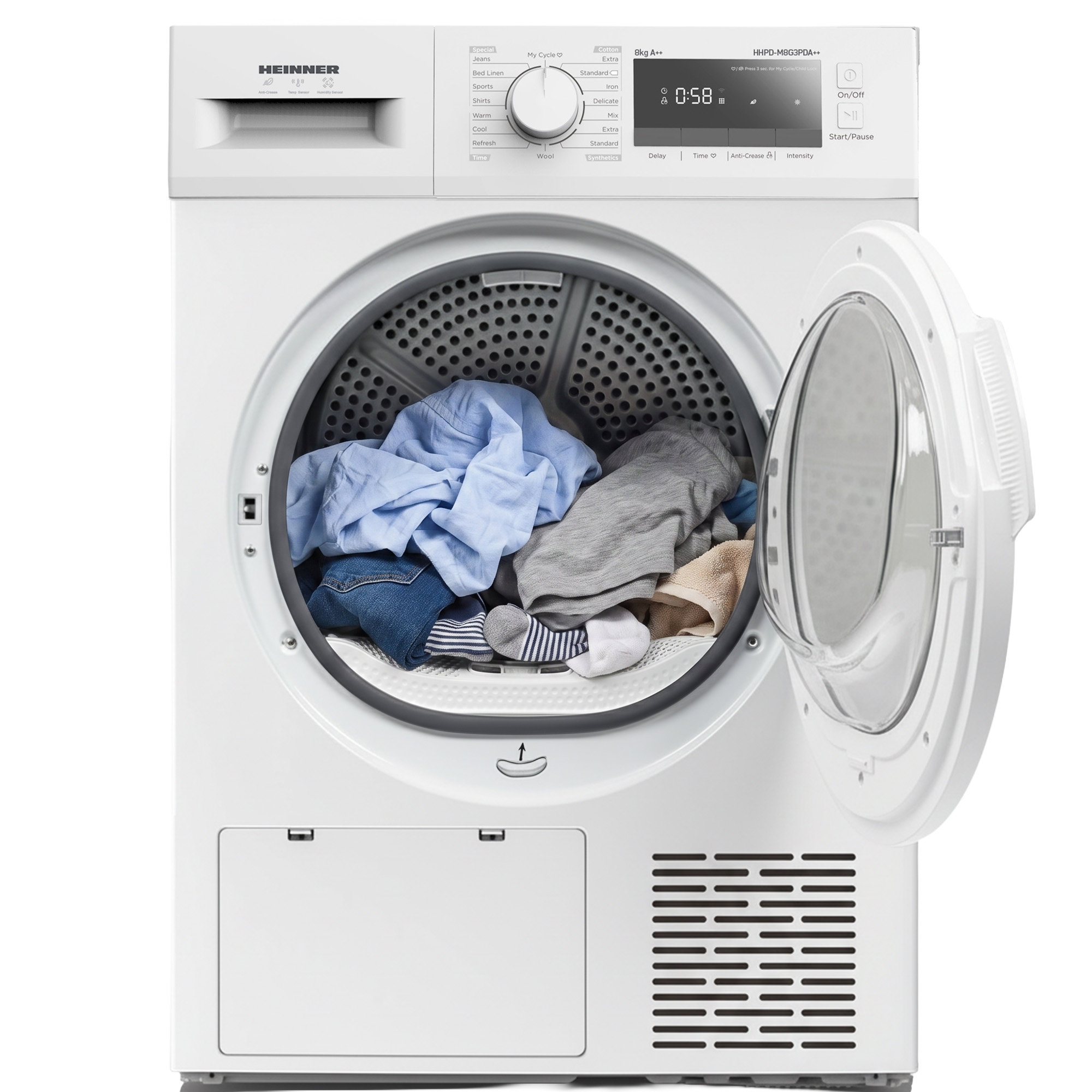 Ein weißer Wäschetrockner mit geöffneter Tür und blauer, grauer und gestreifter Kleidung in der Trommel.
