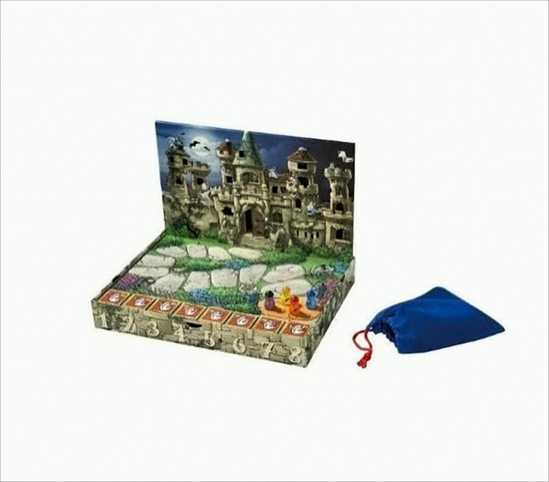 Ein Brettspiel mit einer Schlosskulisse, einem Steingartenpfad, Spielfiguren und einem blauen Beutel.