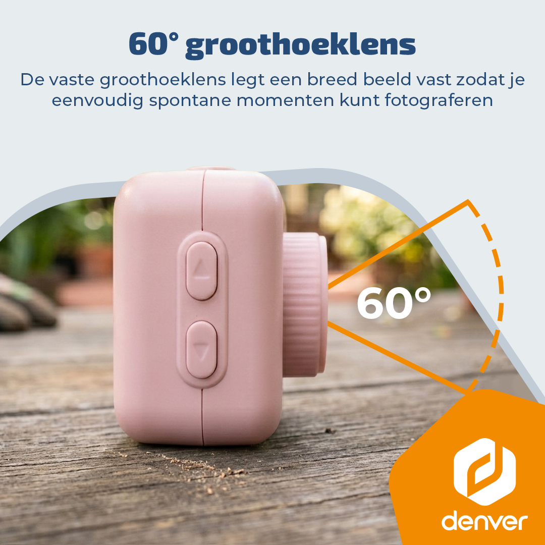 Roze kinderamera met 60-graden groothoeklens op houten tafel, tekst erboven.