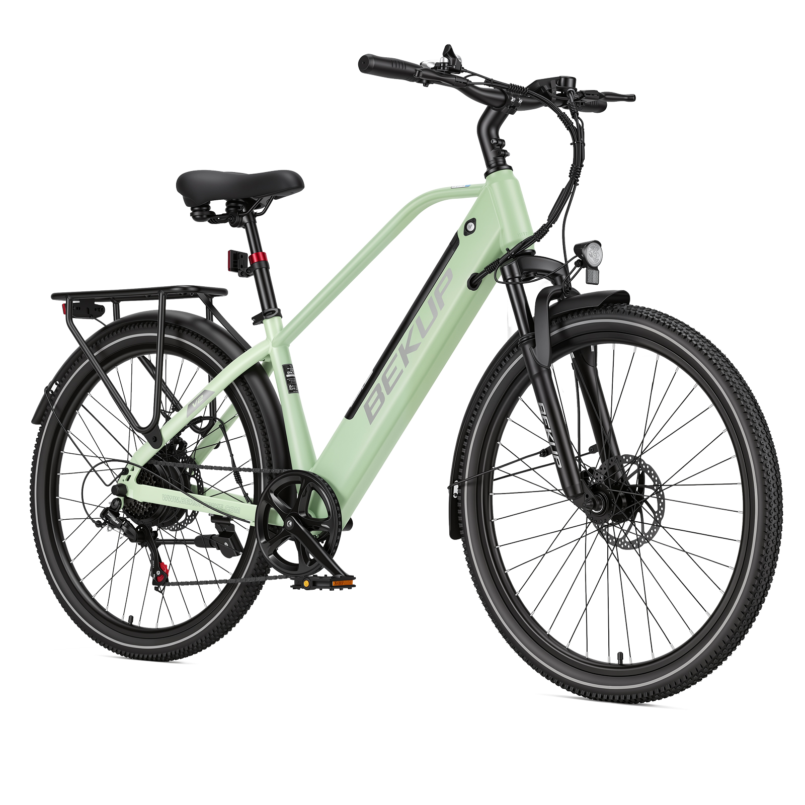 Ein hellgrünes Elektrofahrrad mit schwarzem Sattel, Gepäckträger, Schutzblechen und Reifen auf weißem Hintergrund.