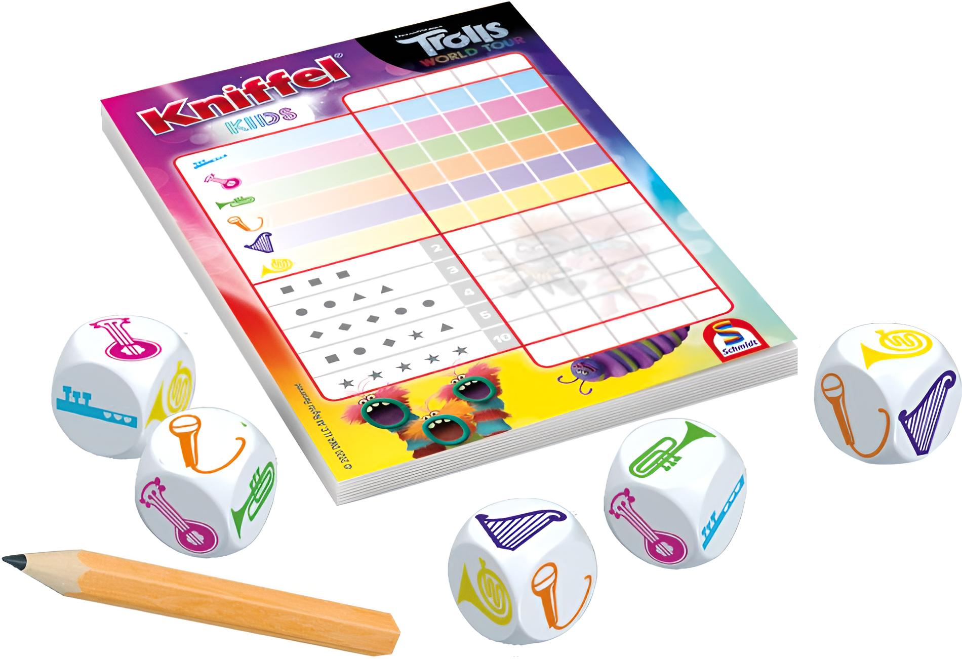 Ein Kniffel Kids Trolls Spielblock mit bunten Würfeln und einem Bleistift auf weißem Hintergrund.