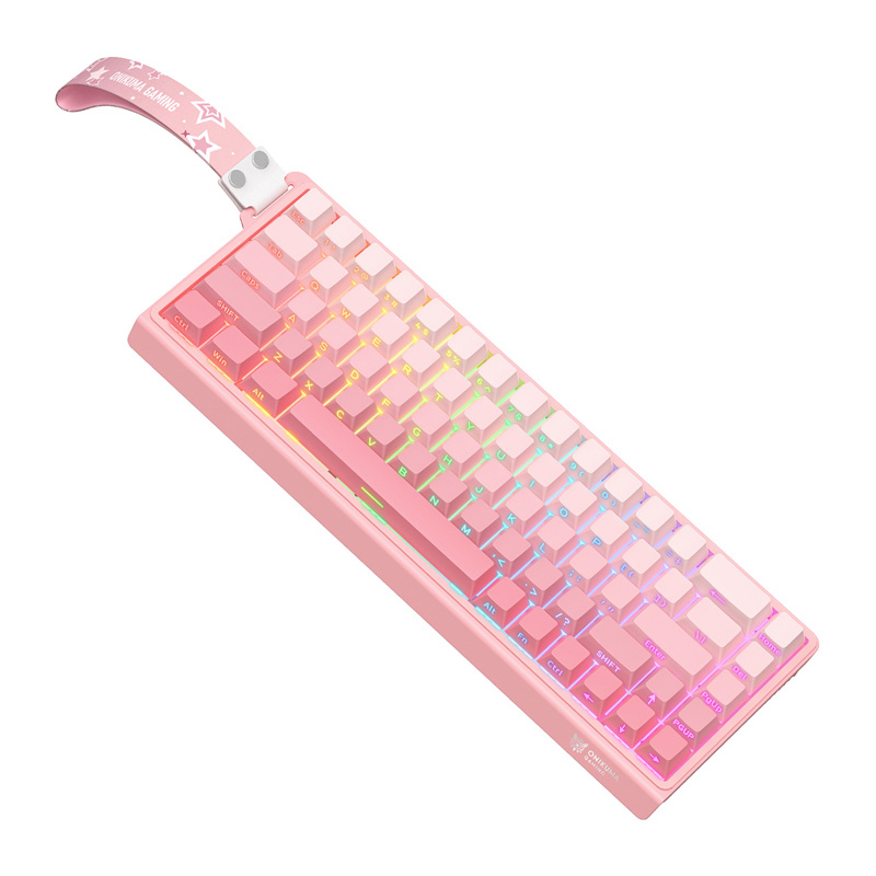 Una tastiera meccanica rosa sfumata, retroilluminazione RGB luminosa e cinturino coordinato.