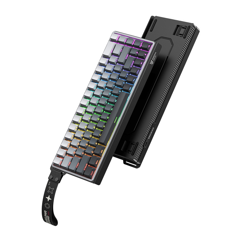 Tastiera da gioco meccanica nera con retroilluminazione RGB, cinturino attaccato in basso su sfondo neutro.