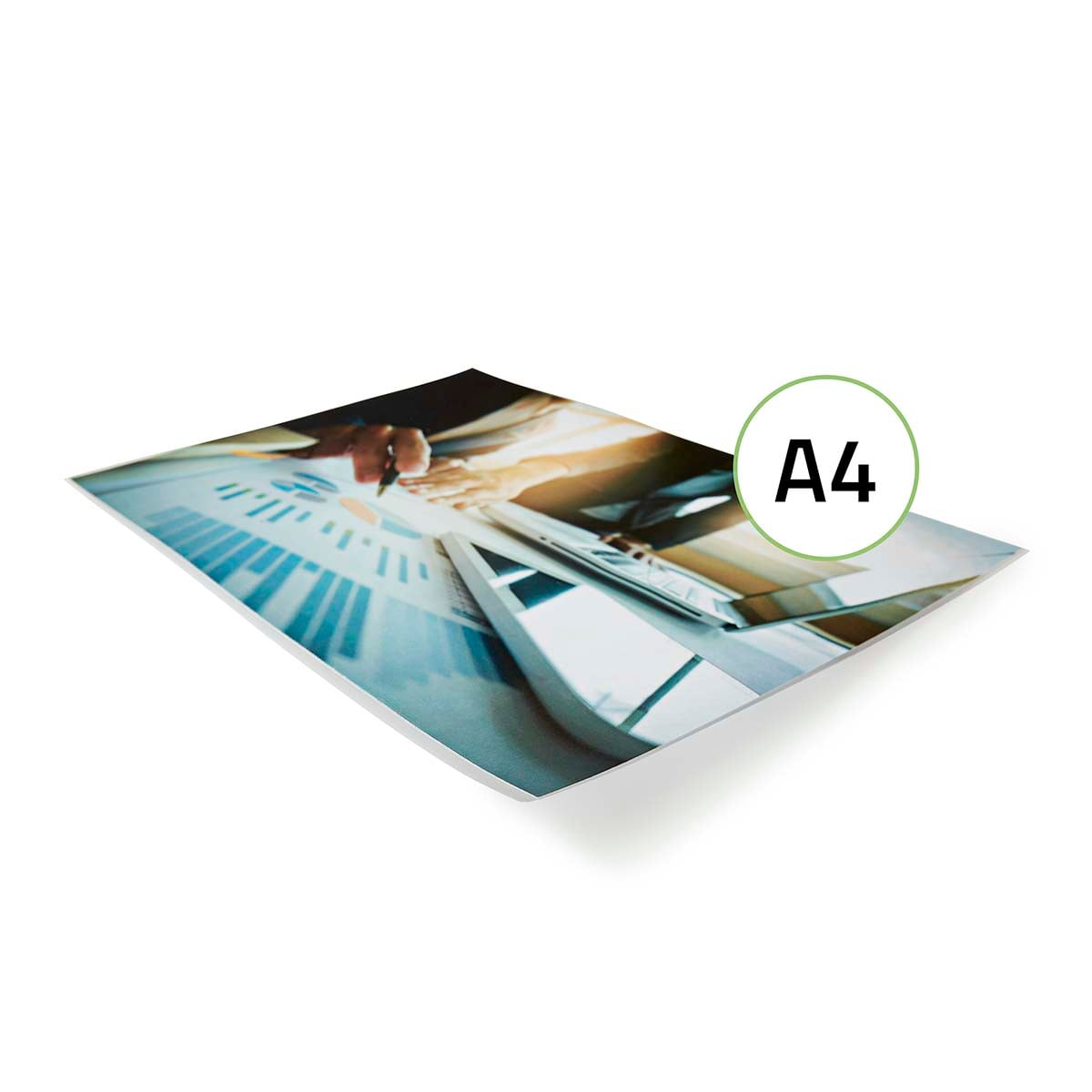 Document A4 montrant des graphiques d'affaires, éclairé par une lumière vive avec un sceau A4 vert.