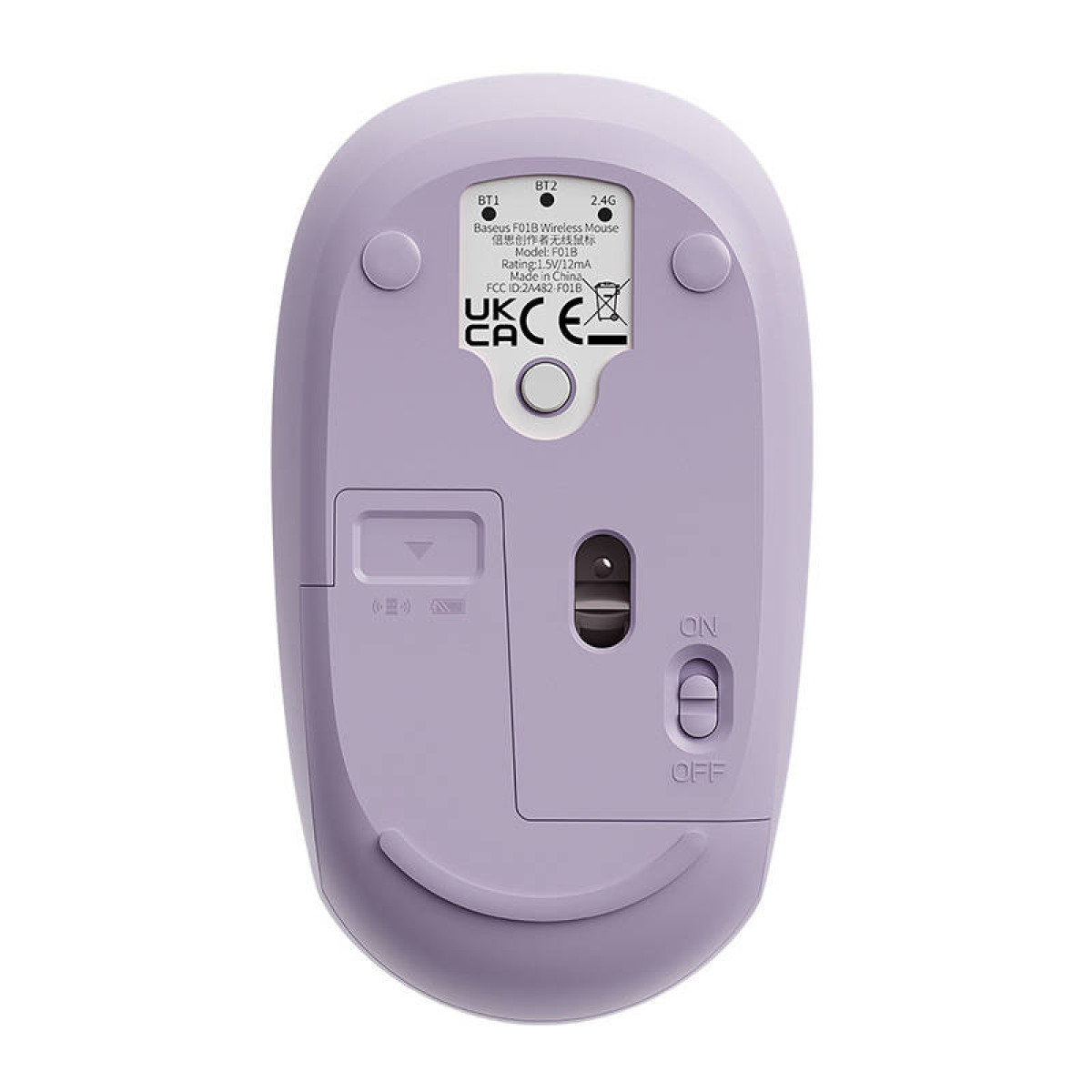 Vista inferior de un ratón in inalámbrico morado claro con interruptores, sensor y etiqueta en fondo blanco.