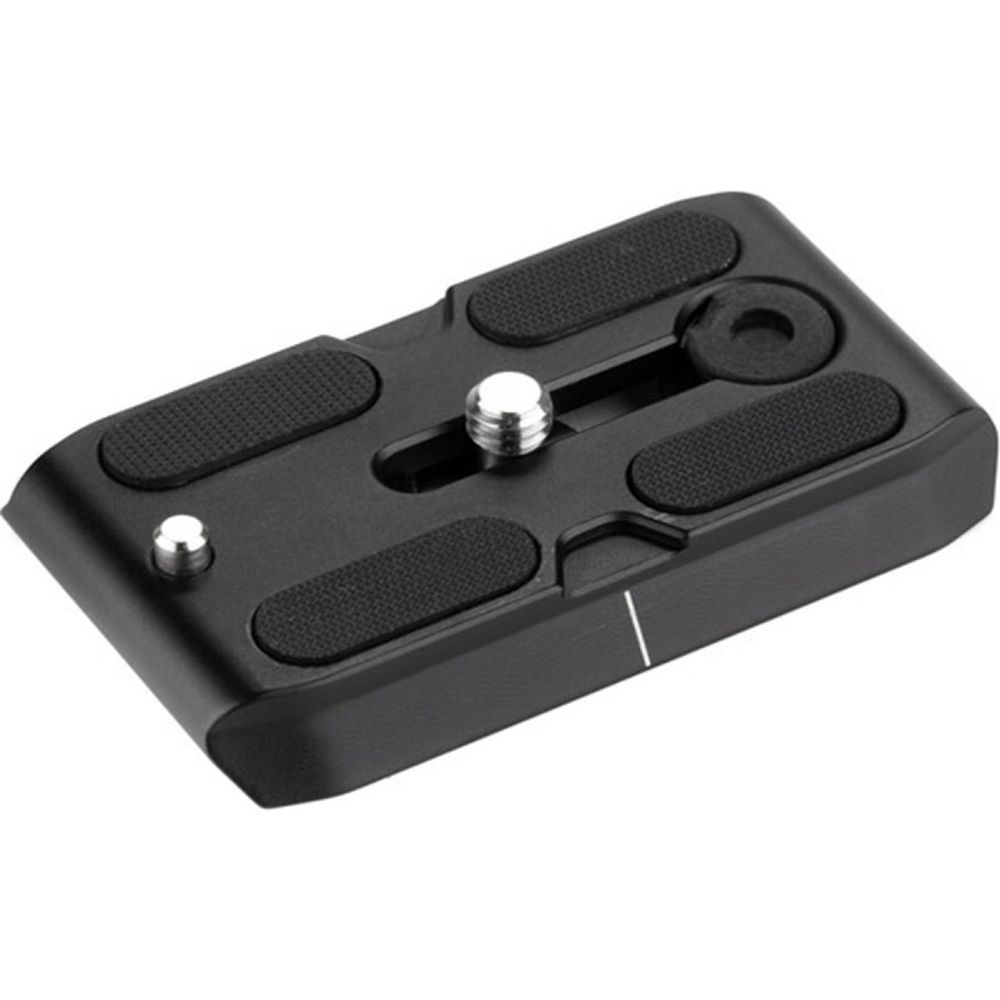 Eine schwarze Kamera-Schnellwechselplatte mit gummierten Pads und Metallschrauben.