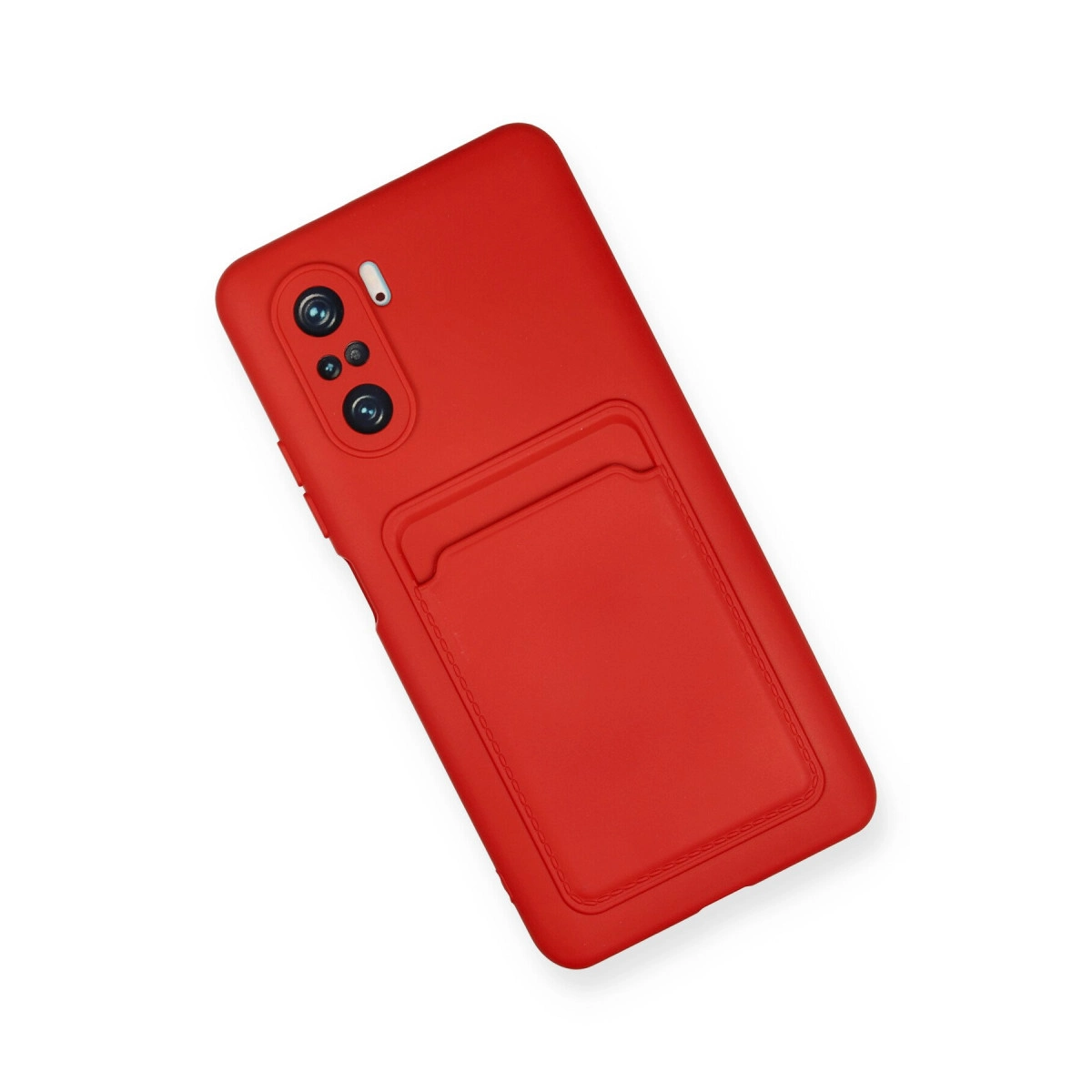 Arka tarafında entegre kartlık bulunan silikon kılıflı kırmızı bir akıllı telefon, beyaz arkaplan üzerinde.