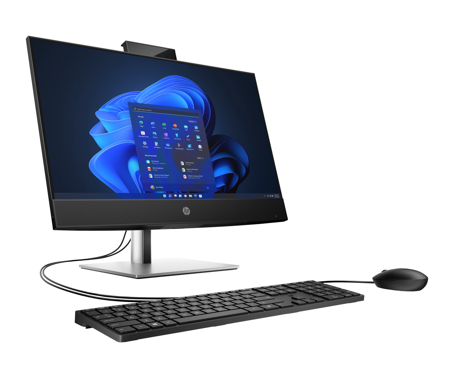 Un moderno computer all-in-one HP con tastiera e mouse neri su sfondo bianco.