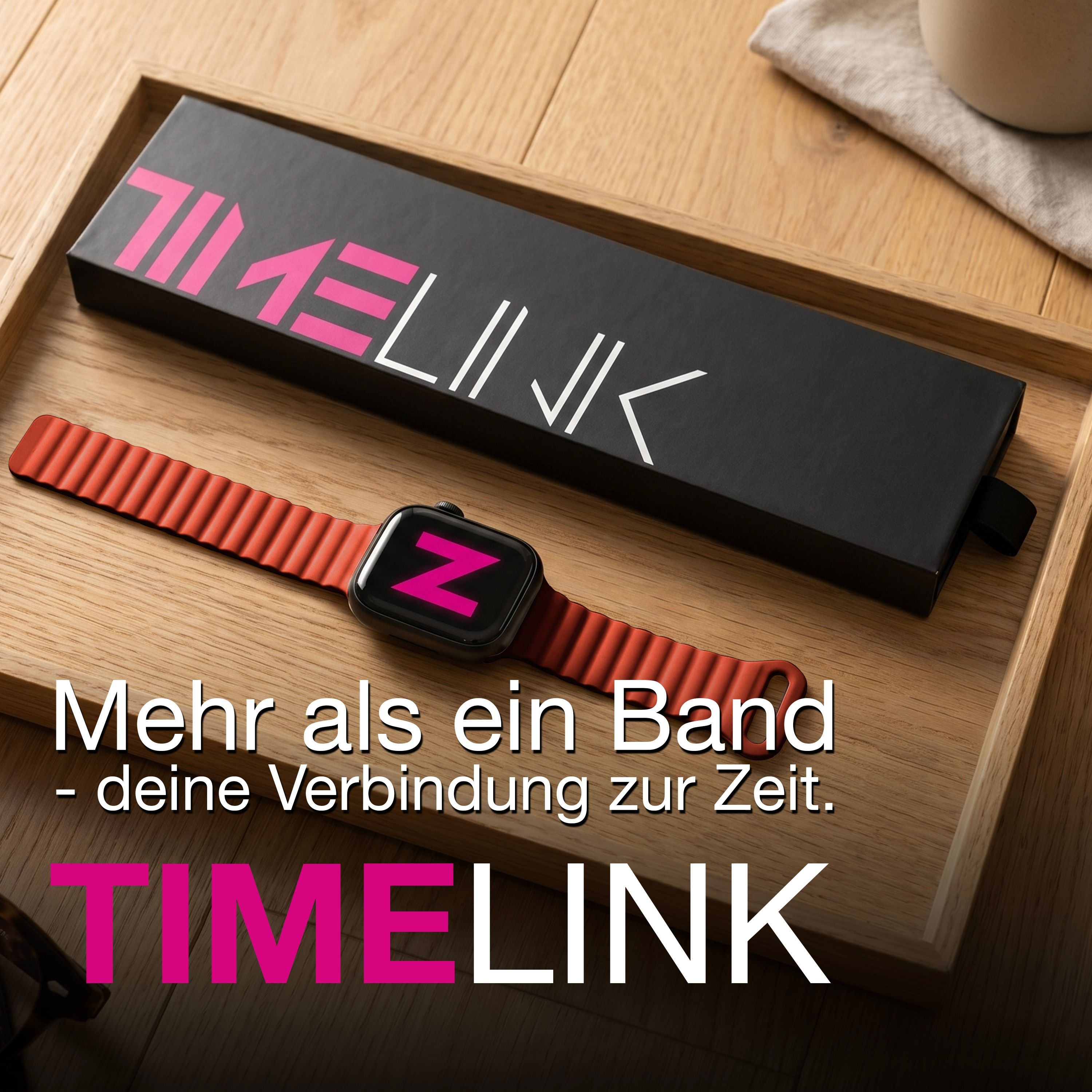 Eine Smartwatch mit rotem Armband und schwarzer Verpackung mit dem Schriftzug Timelink auf einem Holztablett.