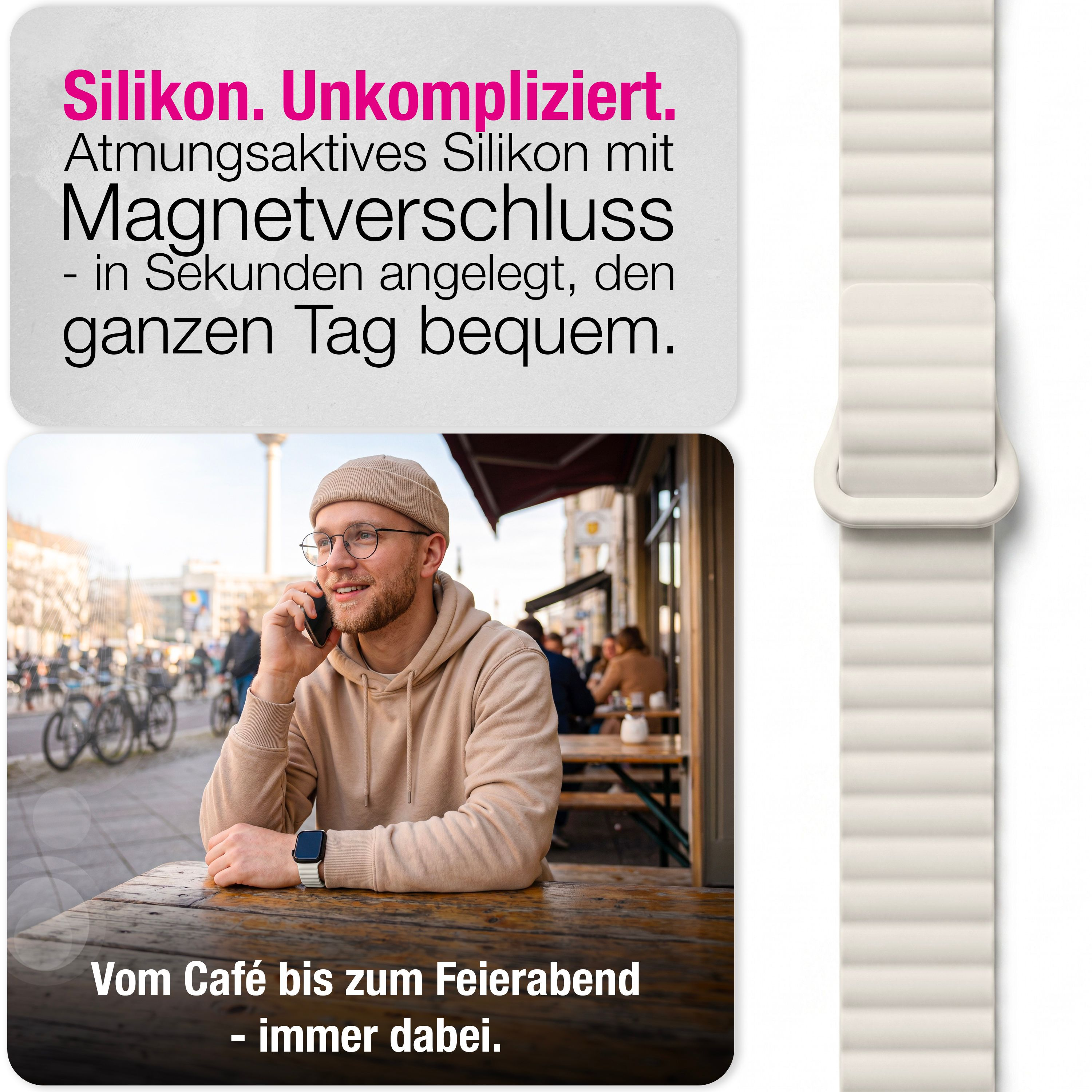 Ein Mann mit Beanie und Brille sitzt in einem Straßencafé und telefoniert. Rechts ist ein weißes Silikonarmband zu sehen.