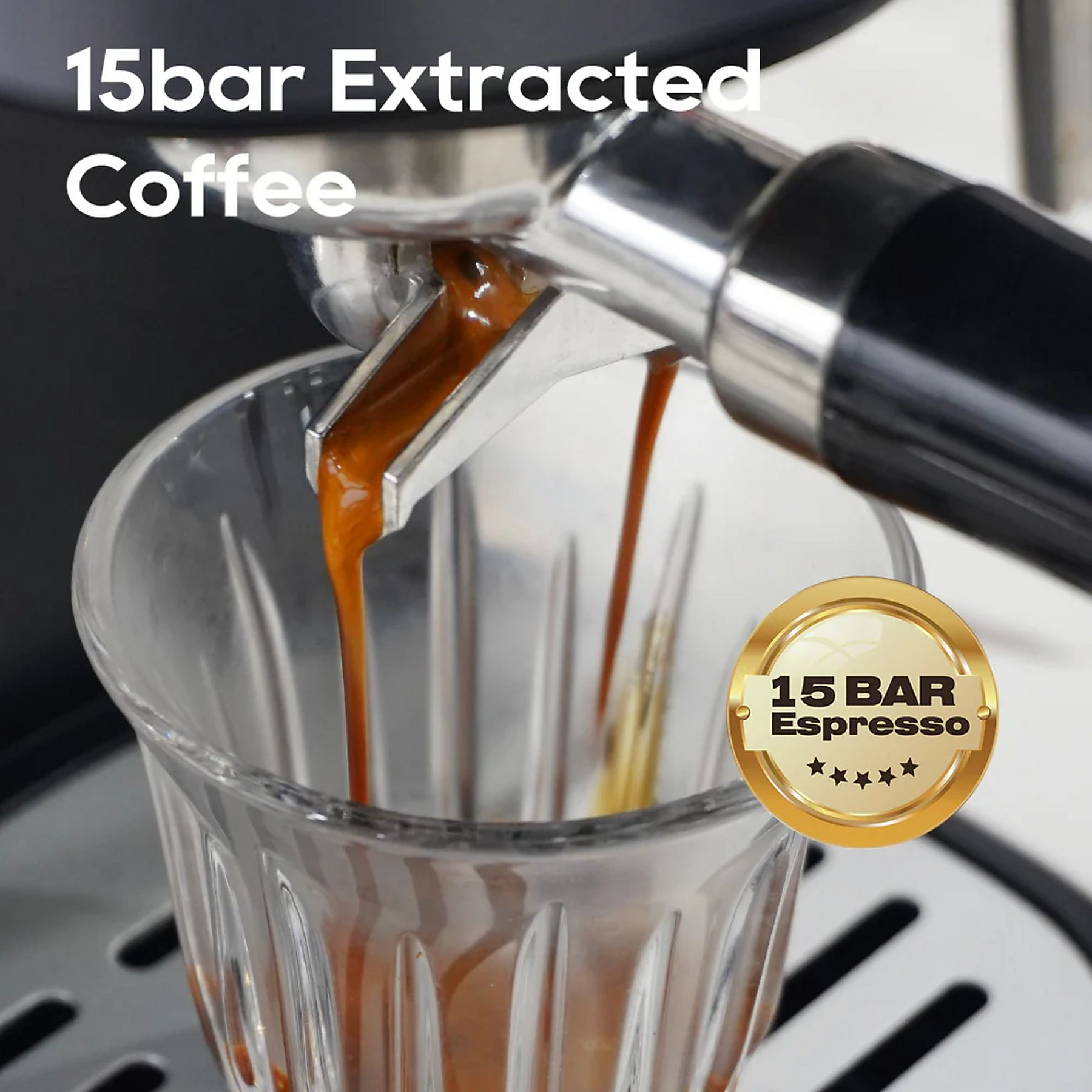 Espressomaschine gießt Kaffee in ein Glas, mit Text 15bar Extracted Coffee und Siegel 15 Bar Espresso.