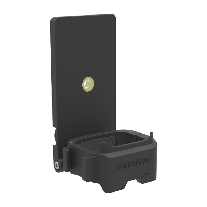 Un adattatore per fotocamera nero con pannello verticale e staffa di montaggio per accessori su sfondo bianco.