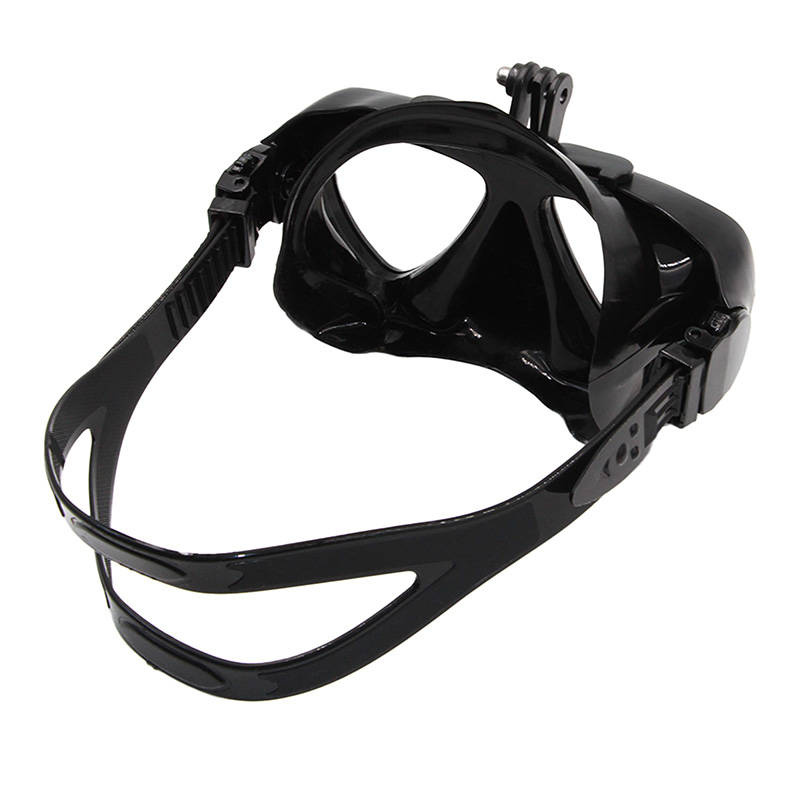 Maschera da sub nera con due lenti e supporto per fotocamera in cima, su sfondo bianco.