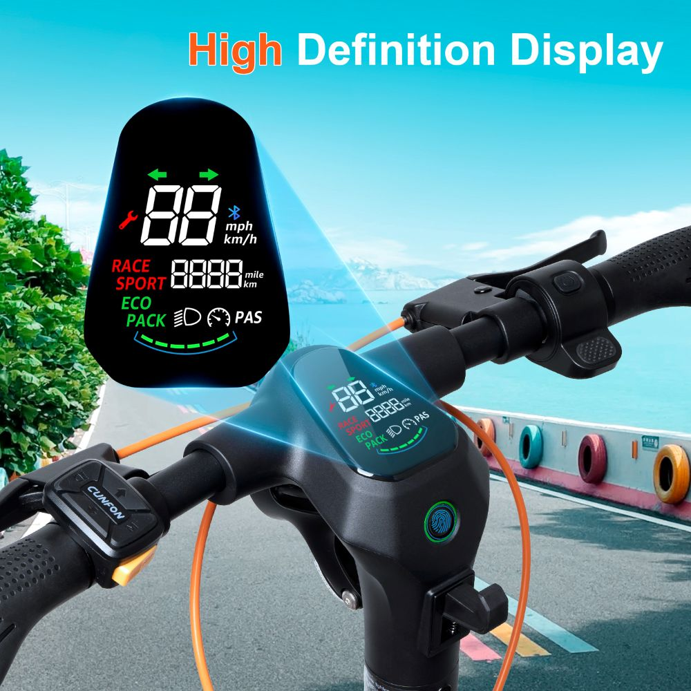 Manubrio di un monopattino elettrico con display HD integrato che mostra velocità e batteria.