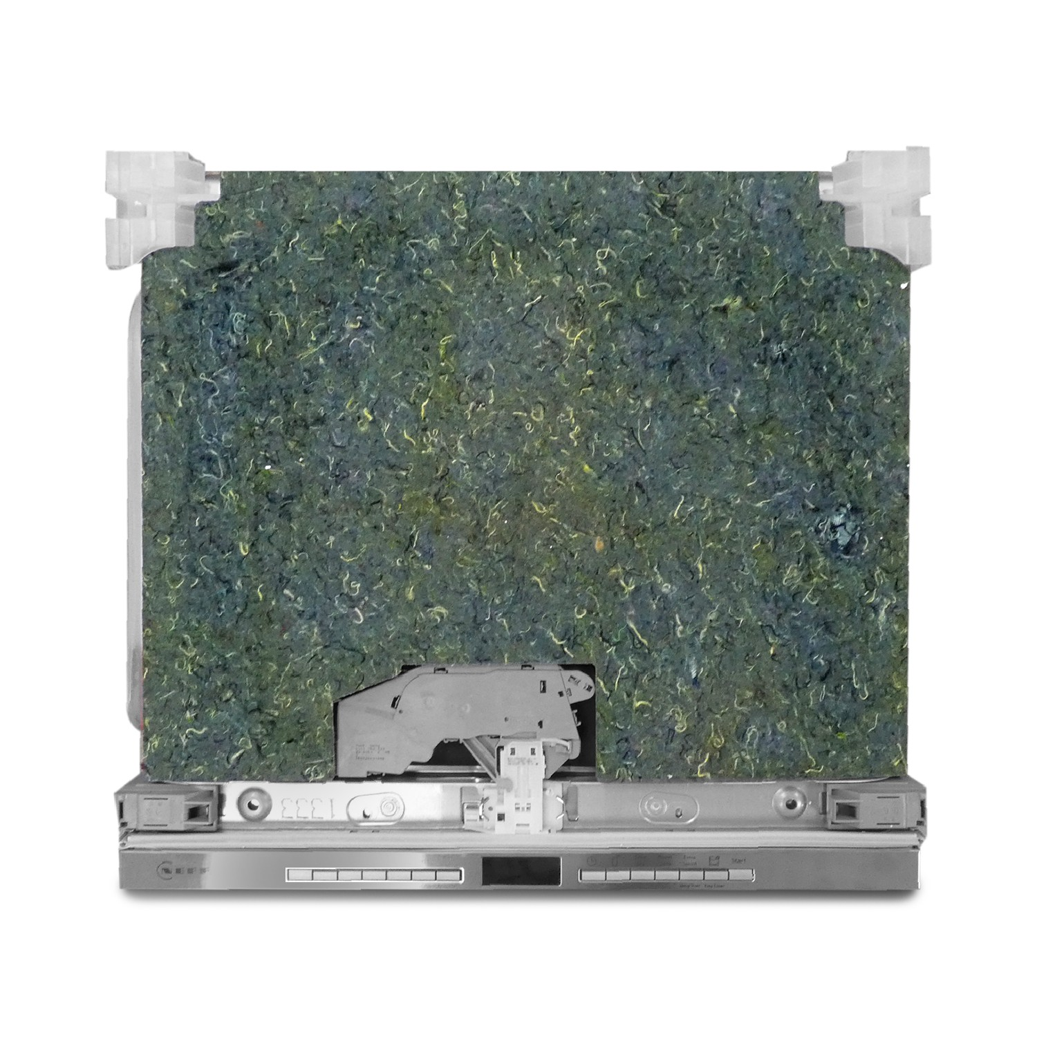 Unterer Teil einer Spülmaschine mit grüner Dämmung und Edelstahlblende.