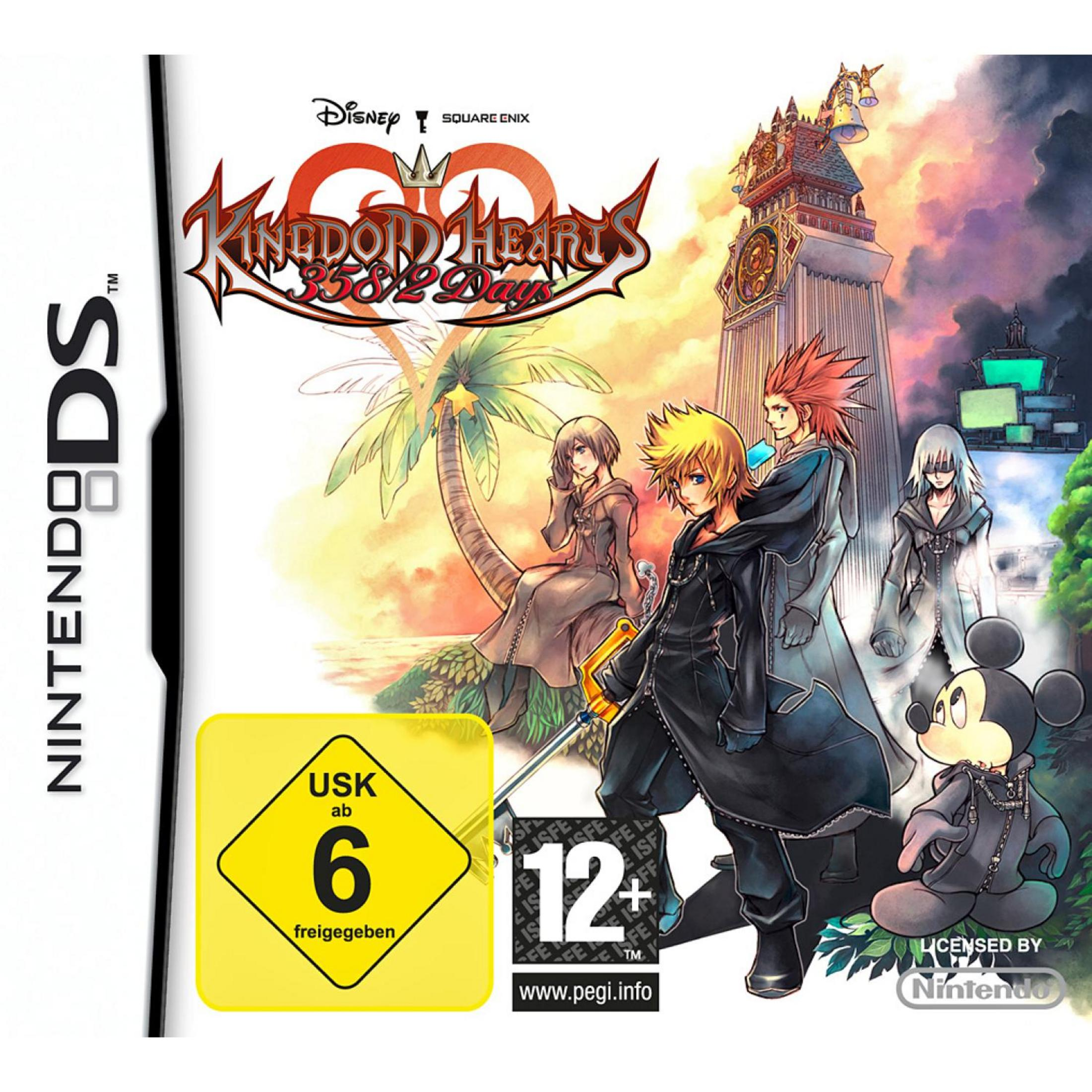 Kingdom Hearts 358/2 Days-Spielcover mit Charakteren in schwarzen Mänteln, Uhrturm und Micky Maus.