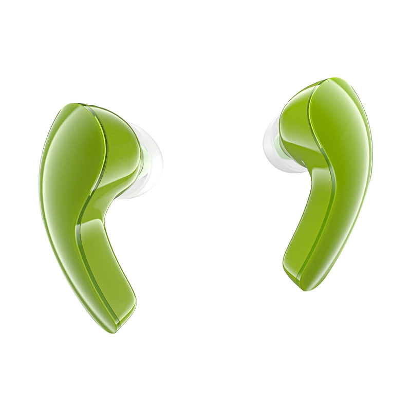 Due auricolari wireless verde chiaro lucidi con punte in silicone bianco su sfondo bianco.