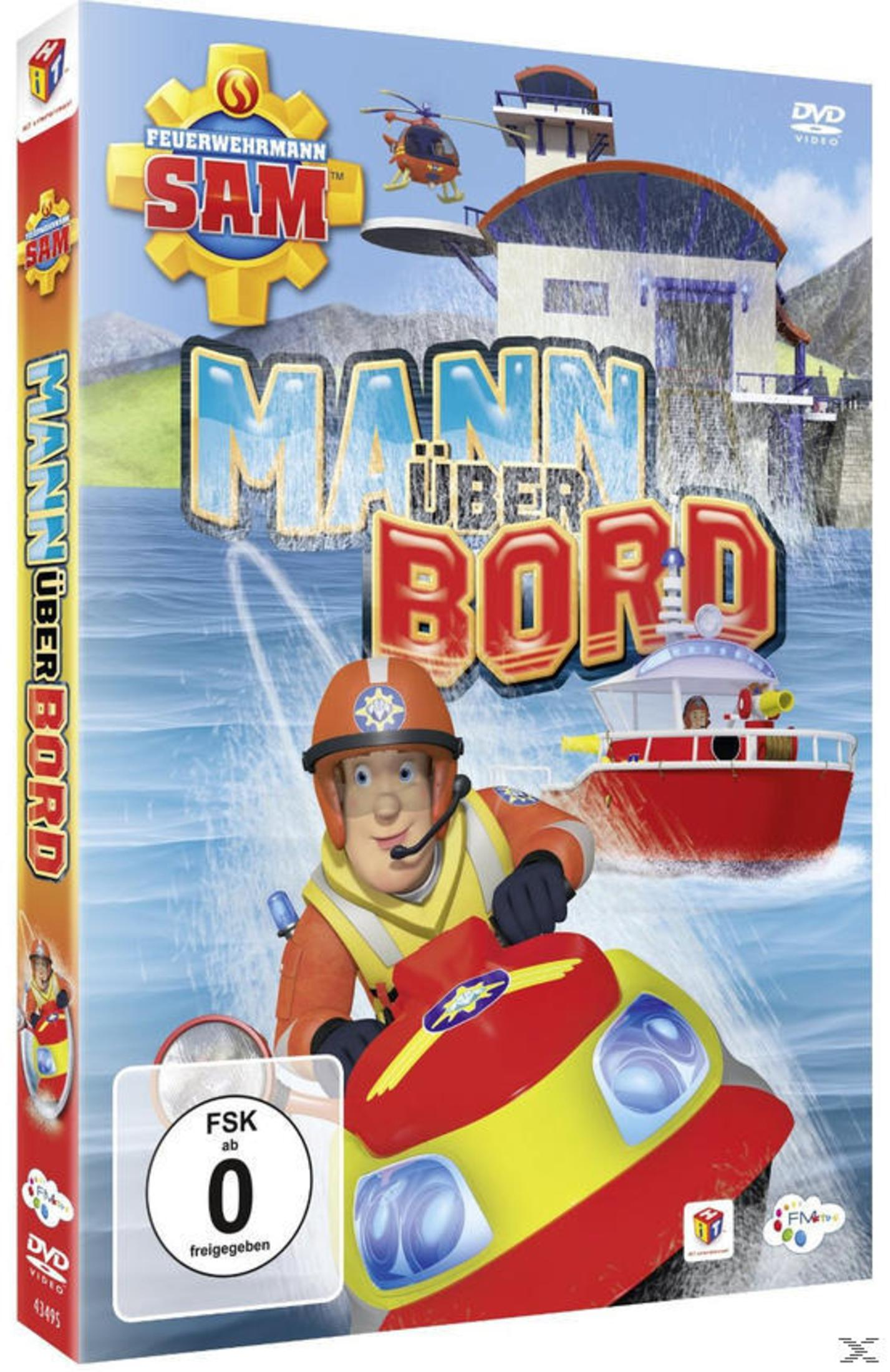 DVD-Hülle von Feuerwehrmann Sam, der auf einem Jetski auf dem Wasser fährt, mit Rettungsboot im Hintergrund.