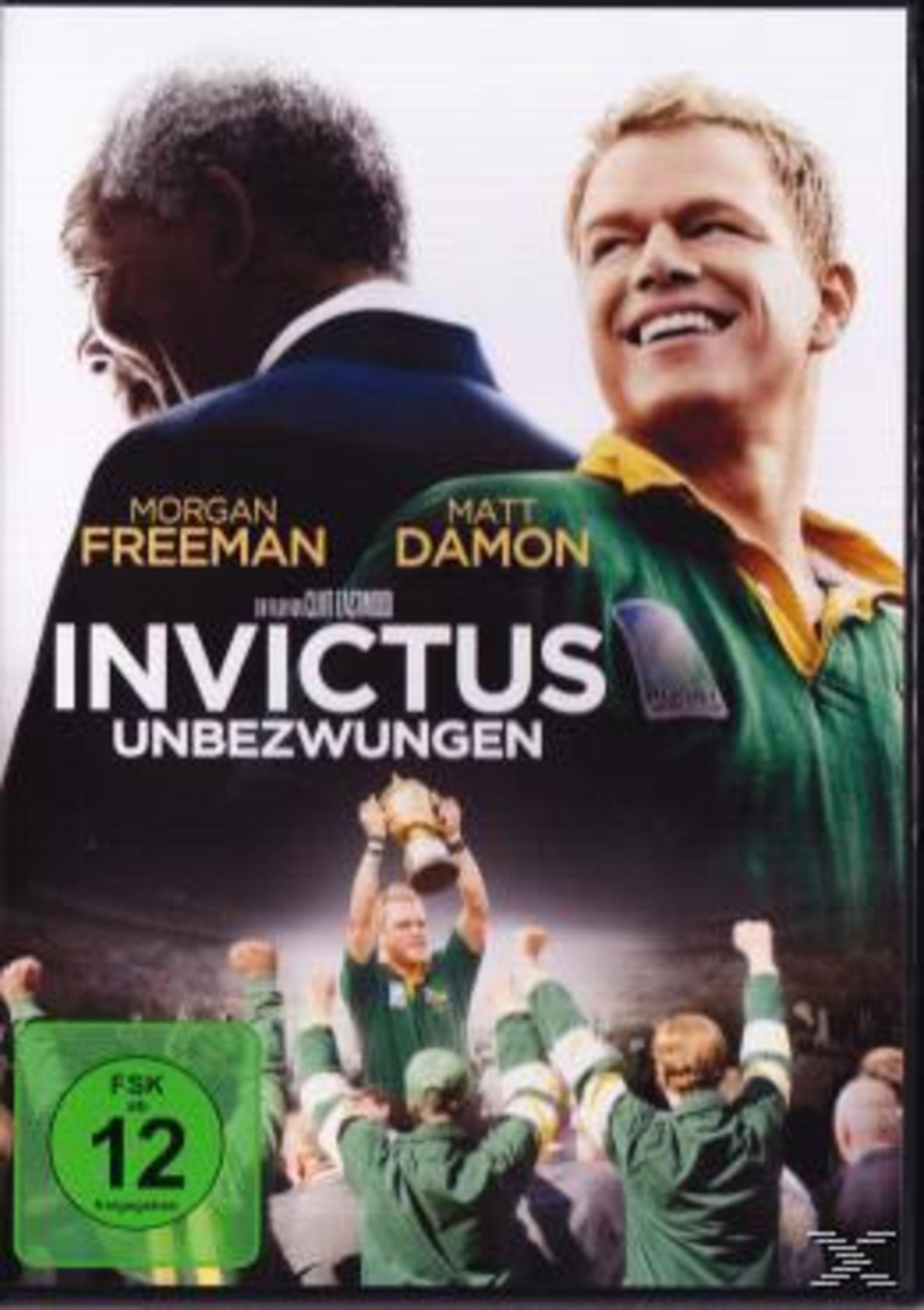Filmposter von Invictus mit Morgan Freeman und Matt Damon, der einen Pokal hochhält.