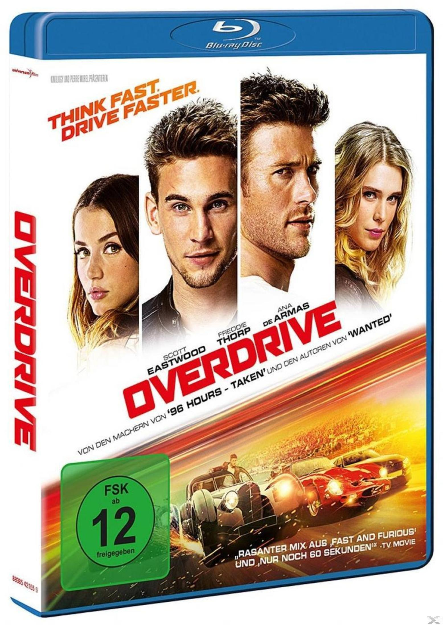 Blu-ray-Hülle des Films Overdrive mit vier Charakterporträts oben und Rennwagen unten auf gelbem Hintergrund.
