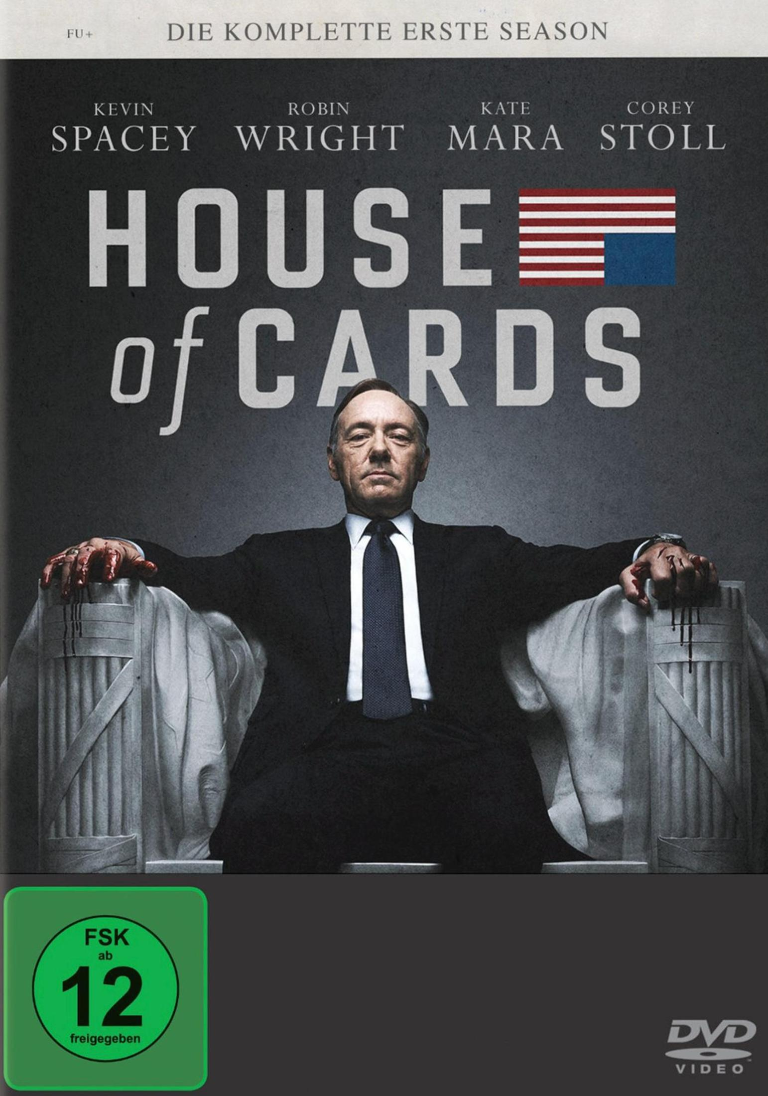 Kevin Spacey sitzt mit blutigen Händen auf einer steinernen Statue in der House of Cards DVD-Hülle.