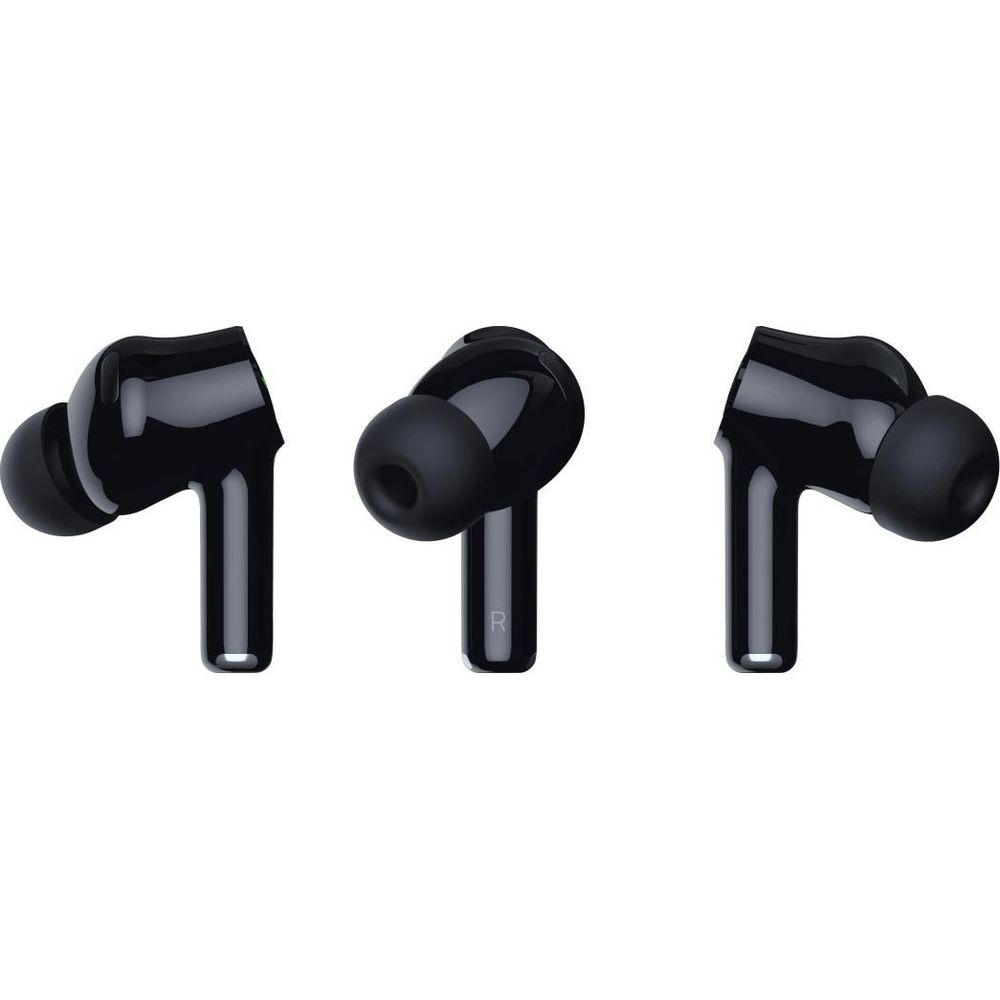 Tre auricolari wireless neri su sfondo bianco.