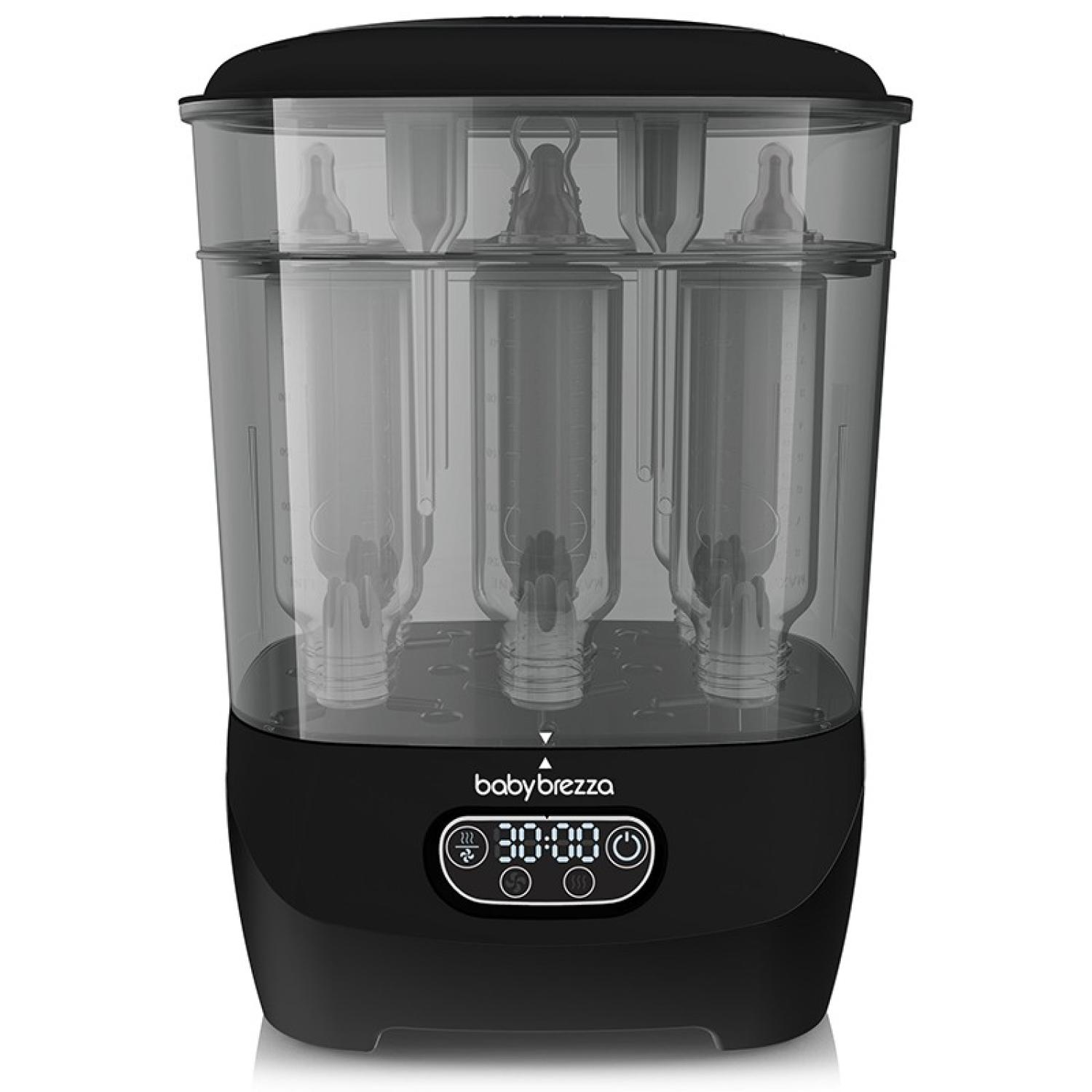Schwarzer Baby Brezza Flaschensterilisator mit transparentem Behälter und digitalem Display.