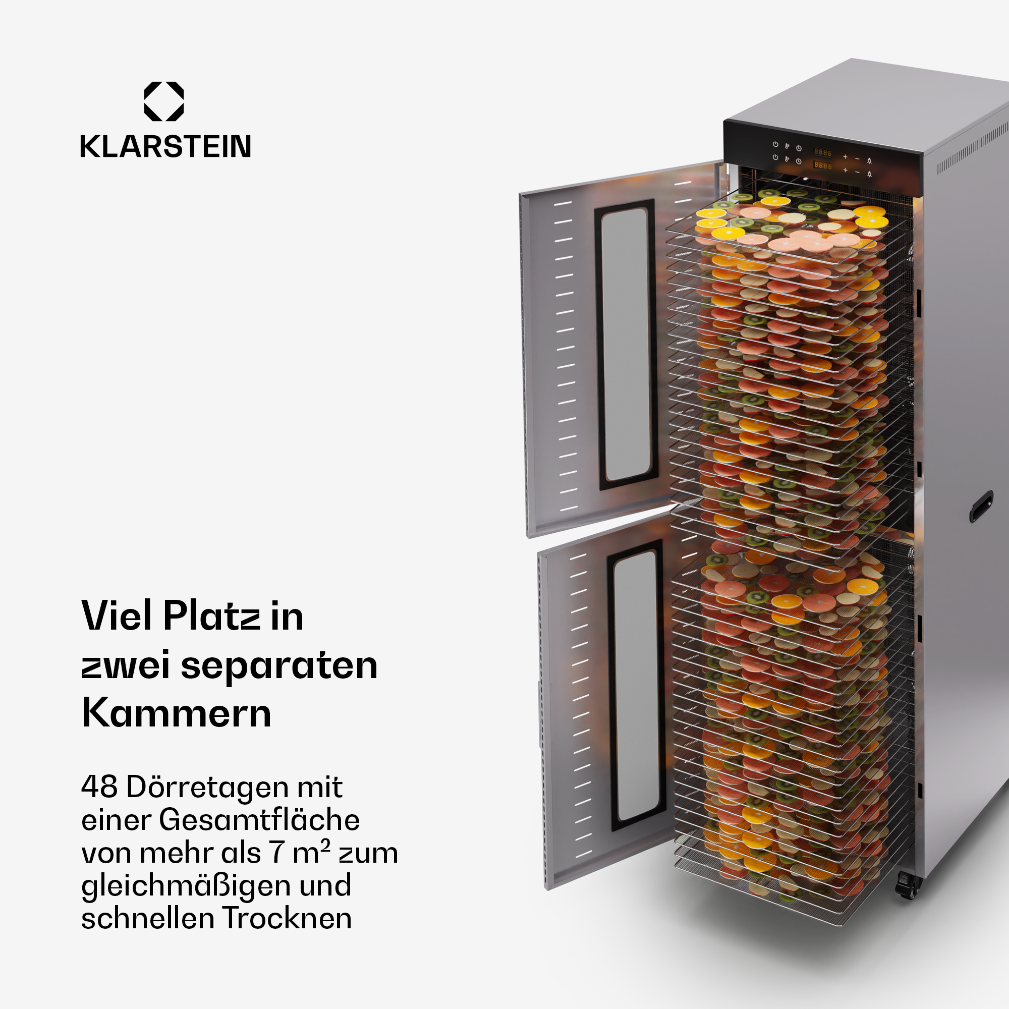 Deshidratador de alimentos de acero inoxidable Klarstein con muchas bandejas llenas de fruta.