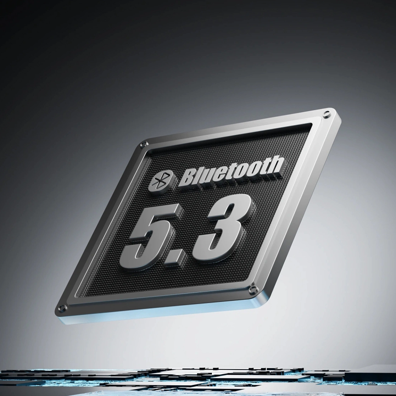Una targa metallica con la scritta 'Bluetooth 5.3' che fluttua sopra un circuito stampato.