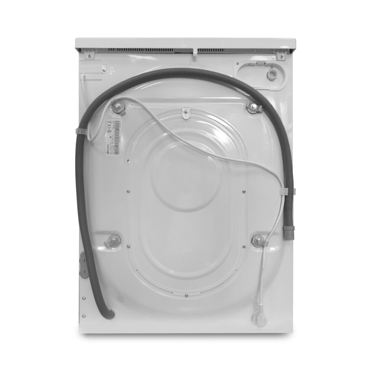 Rückseite einer weißen Waschmaschine mit Schläuchen und Netzkabel vor weißem Hintergrund.