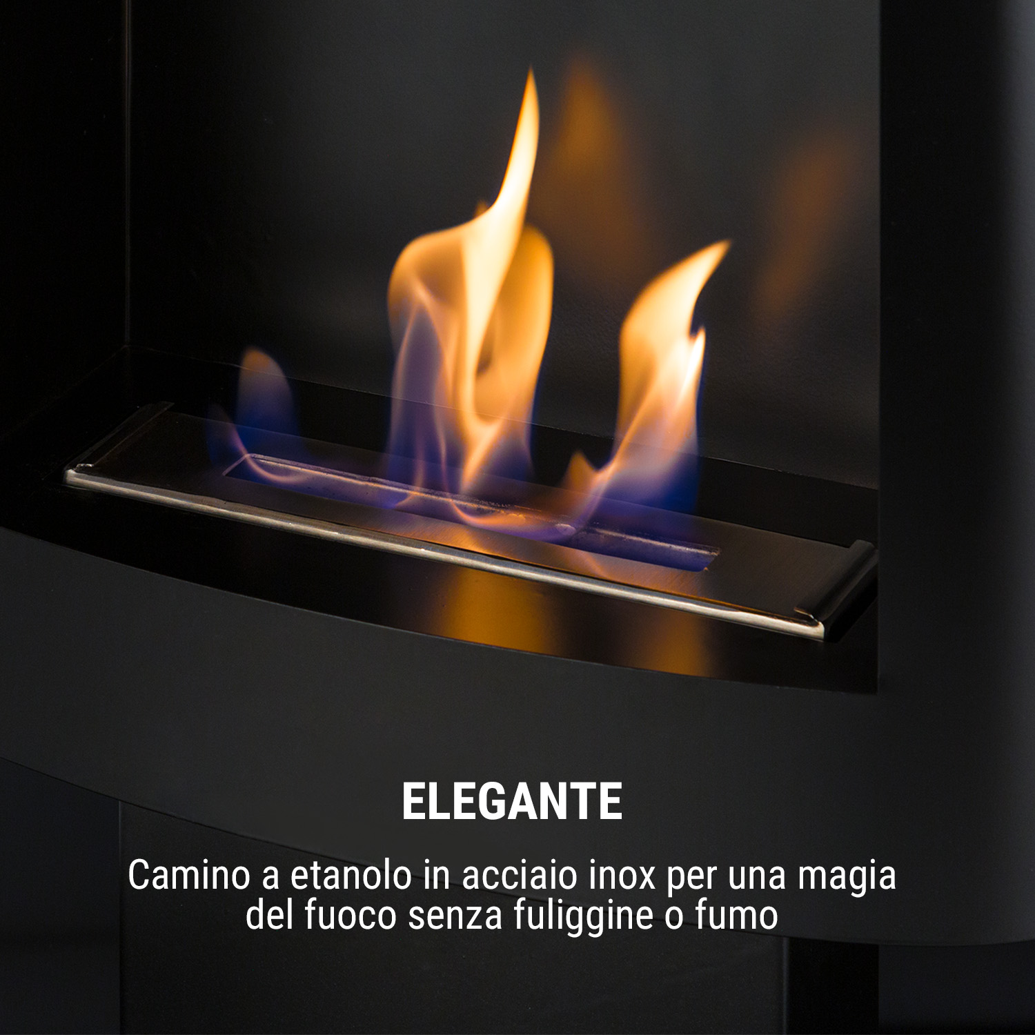 Una fiamma luminosa brucia in un moderno caminetto a etanolo nero.
