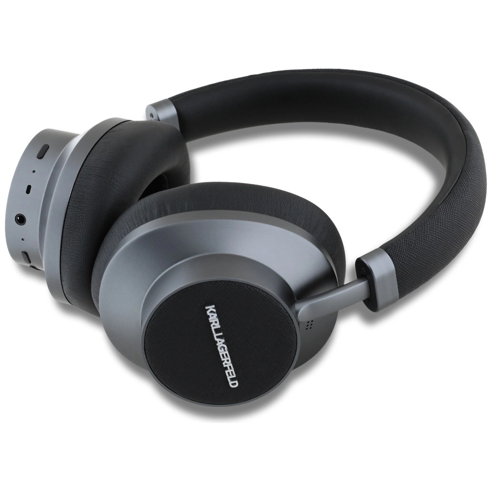 Moderne cuffie over-ear nere e grigie con il logo Karl Lagerfeld sul padiglione auricolare, viste di lato.