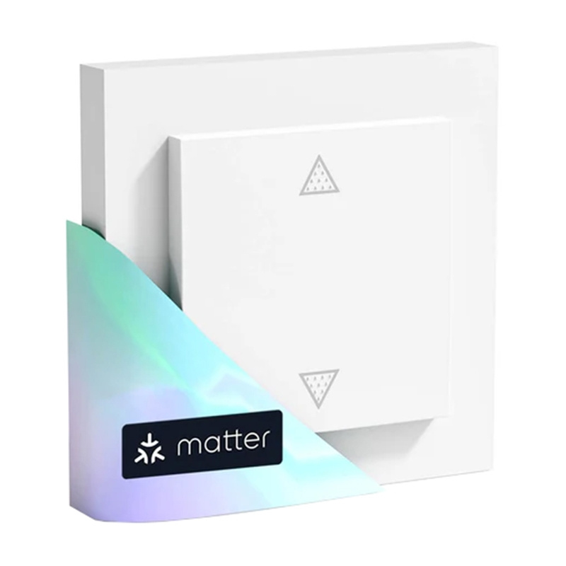 Un interruttore smart Matter bianco quadrato con simboli a freccia su sfondo bianco e logo Matter colorato.