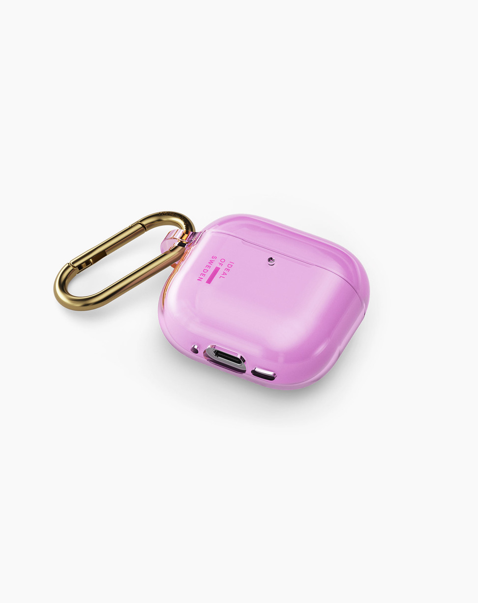 Ein glänzendes, rosa Kopfhörer-Etui mit goldenem Karabinerhaken vor weißem Hintergrund.