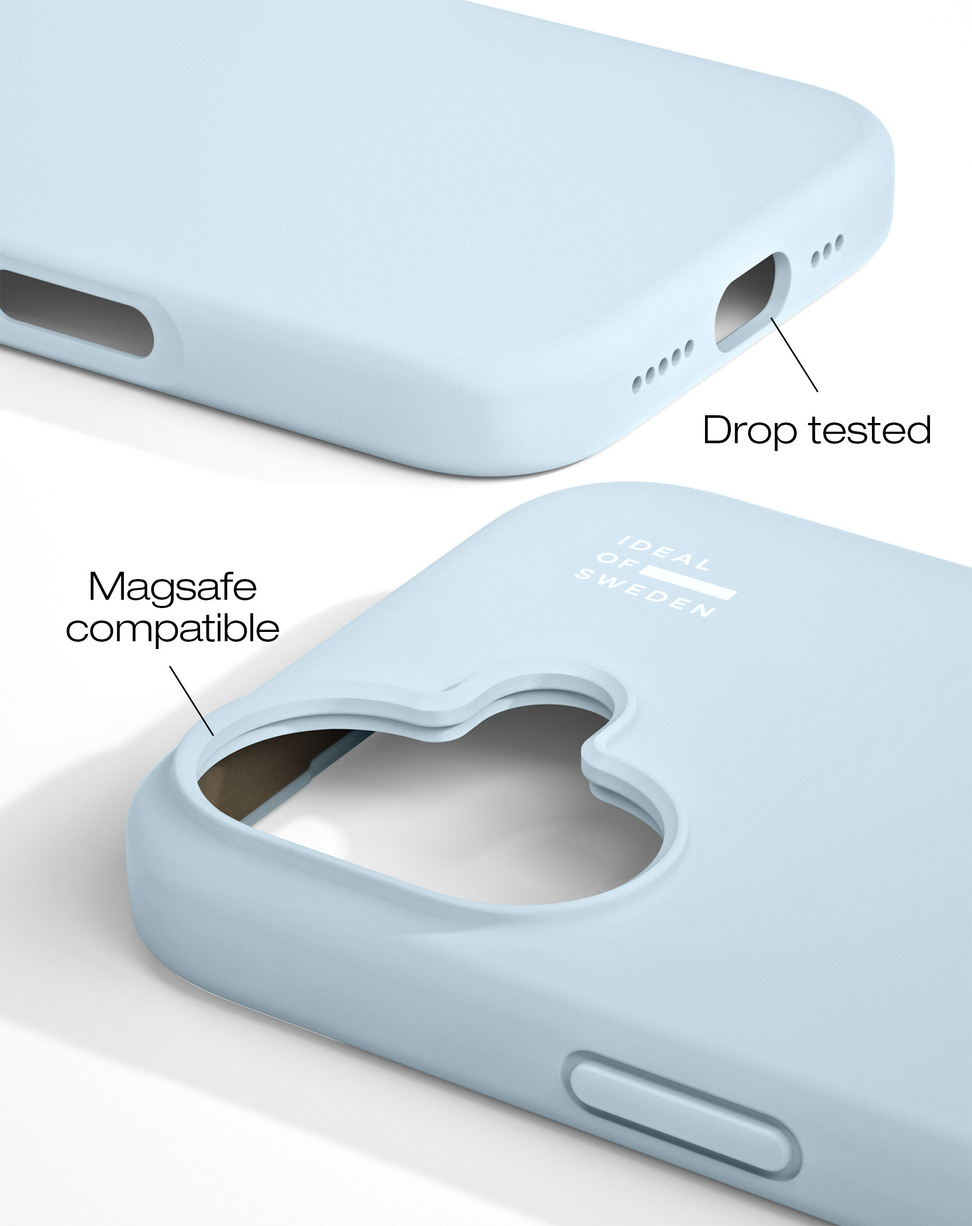 Eine hellblaue Handyhülle mit Labels für Sturztest und Magsafe-Kompatibilität.