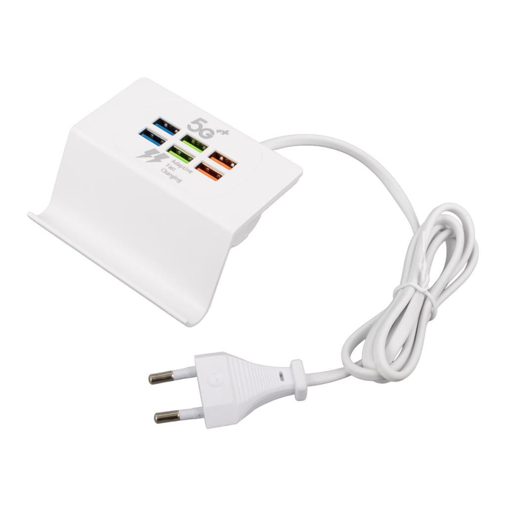 Beyaz arka planda stantlı ve güç kablolu beyaz USB şarj cihazı.