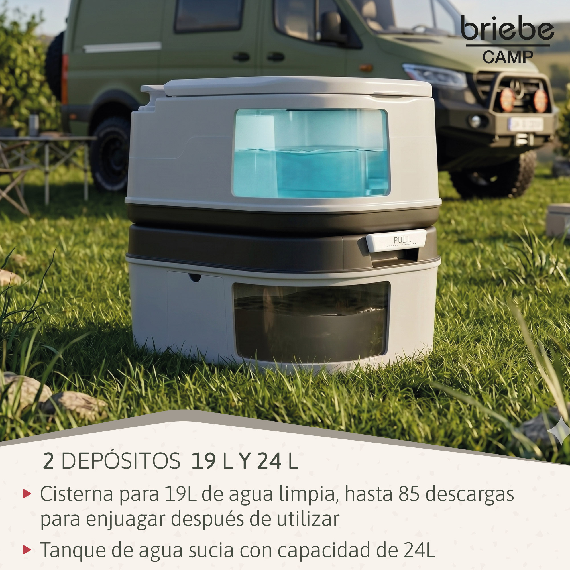 Inodoro portátil de camping en césped con furgoneta al fondo.