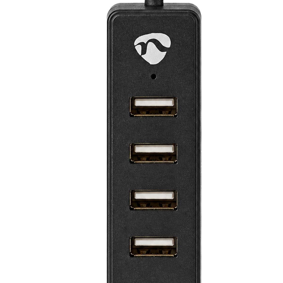 Un hub USB nero con quattro porte verticali e un logo bianco in alto su sfondo neutro.