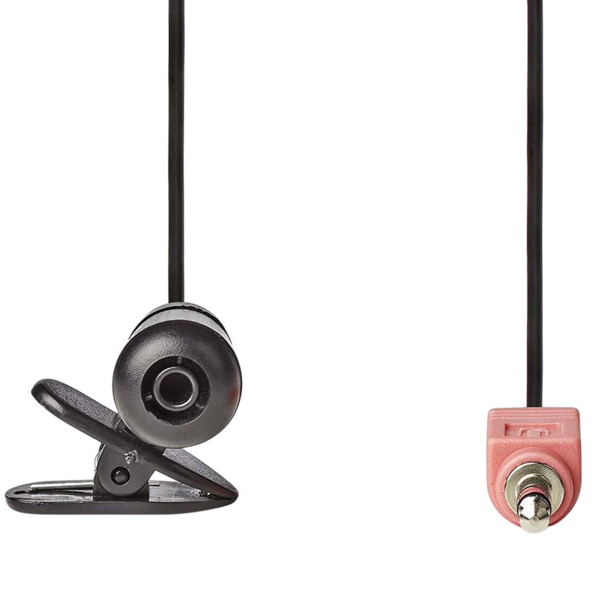 Un microfono lavalier nero con clip e un jack audio rosa su sfondo bianco.