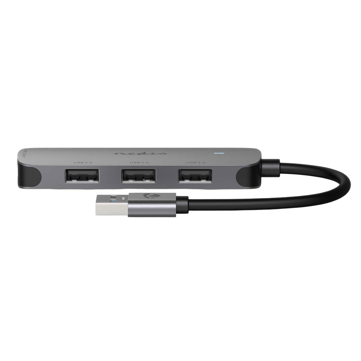 Un hub USB grigio con tre porte e un cavo nero attaccato su sfondo bianco.