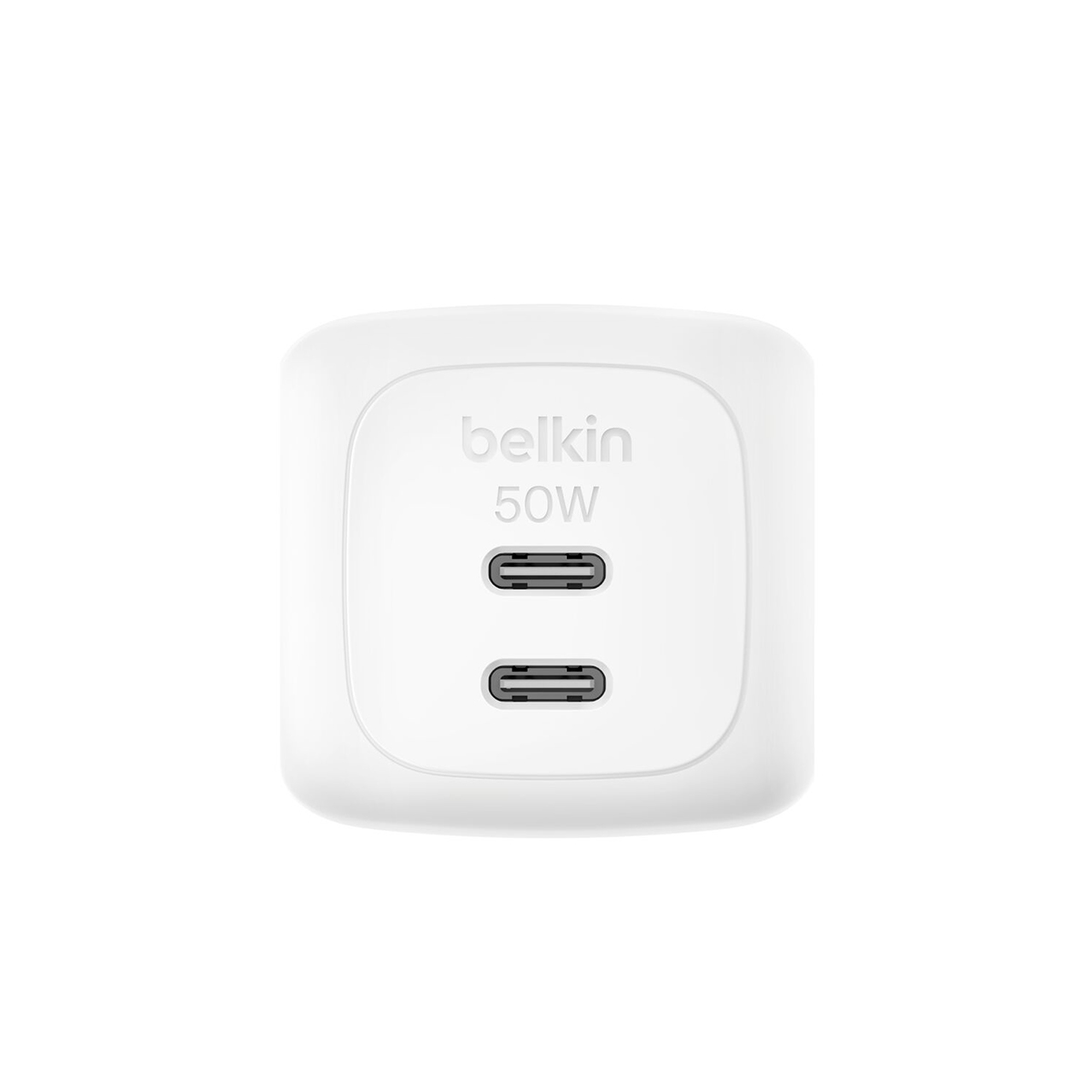 Caricatore da muro Belkin 50W bianco con due porte USB-C su sfondo bianco.