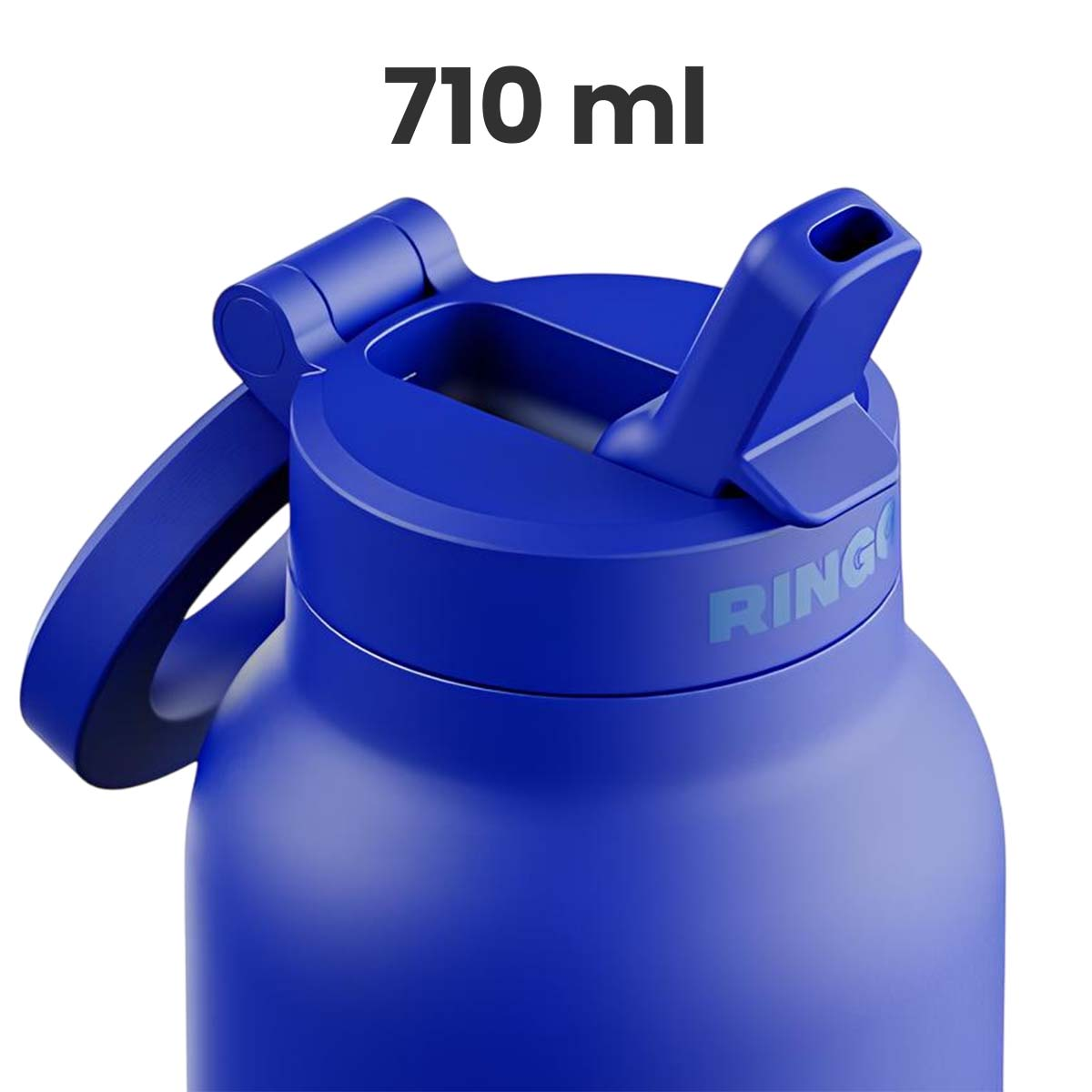 Botella de agua azul con capacidad de 710 ml y boquilla abatible sobre fondo blanco.